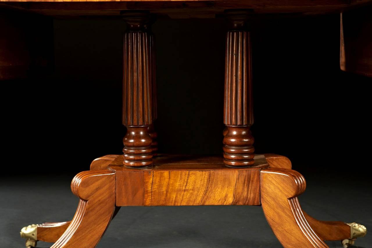 Beautiful English Regency Period Oak Library Table, circa 1810-1825 In Excellent Condition For Sale In Woodbury, CT