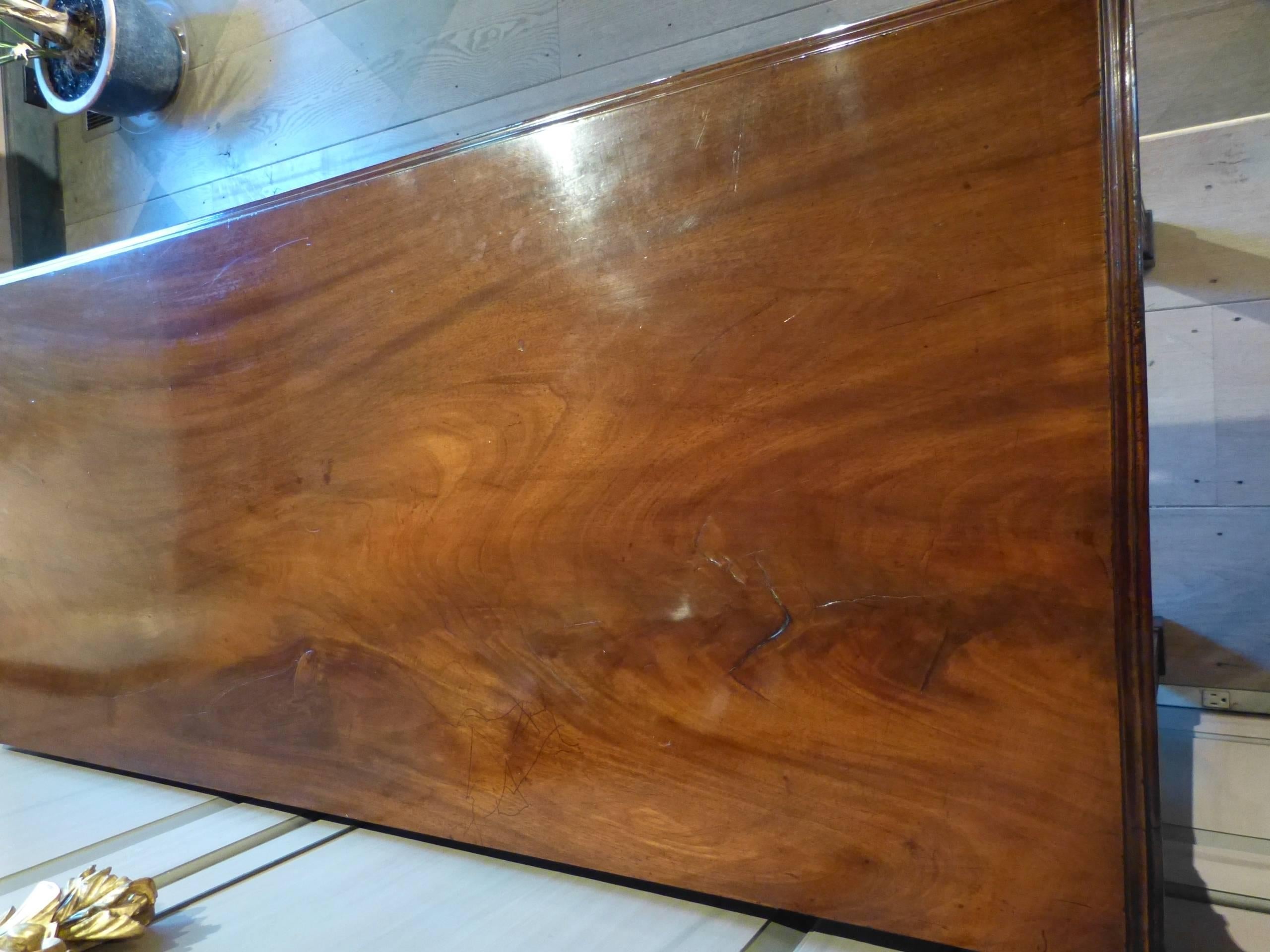 Exceptional Chippendale Period Table In Excellent Condition In Bantam, CT