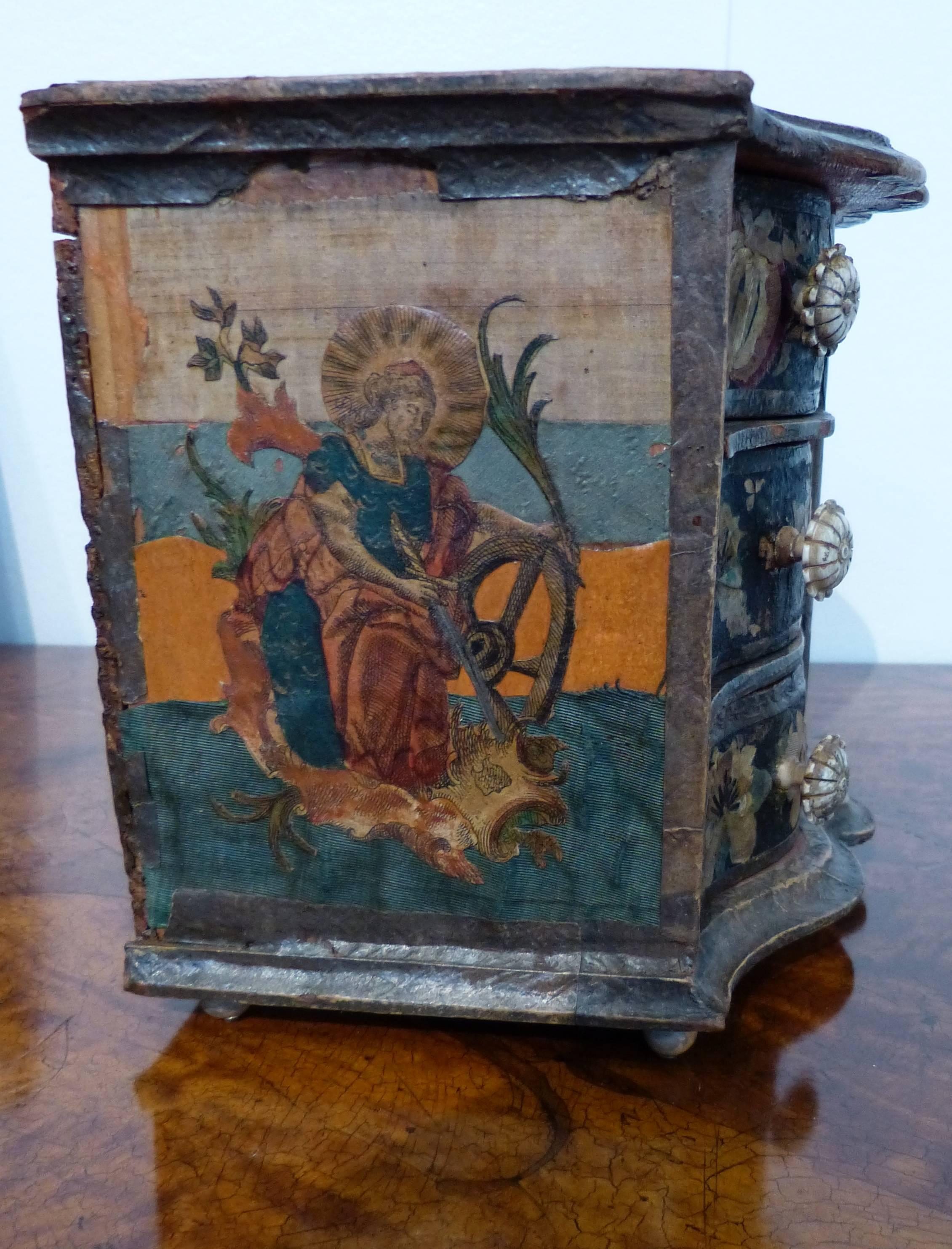 German Miniature Decoupage Chest In Good Condition For Sale In Bantam, CT