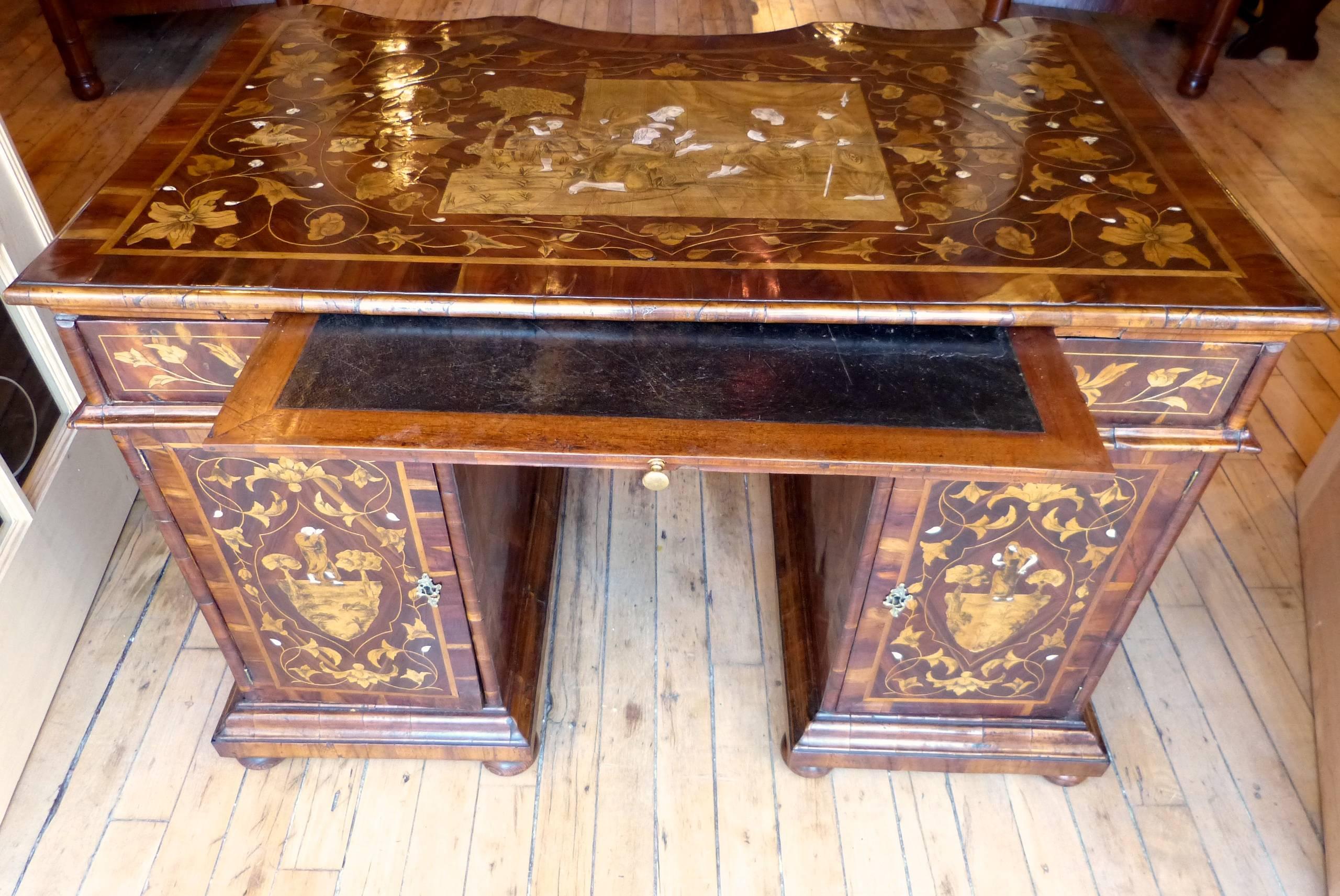 Exceptional Italian Inlaid Desk In Good Condition For Sale In Bantam, CT