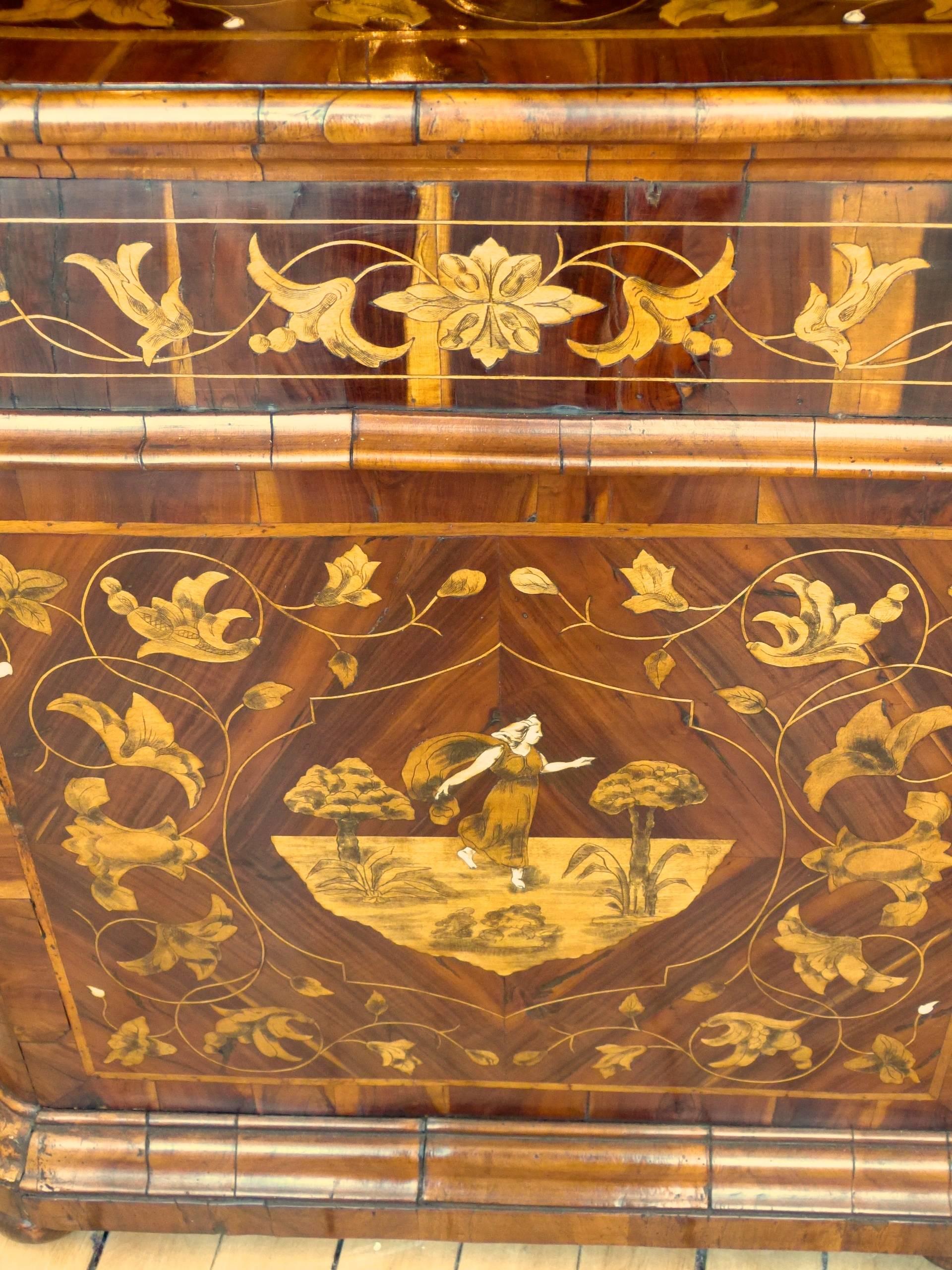 Exceptional Italian Inlaid Desk For Sale 3