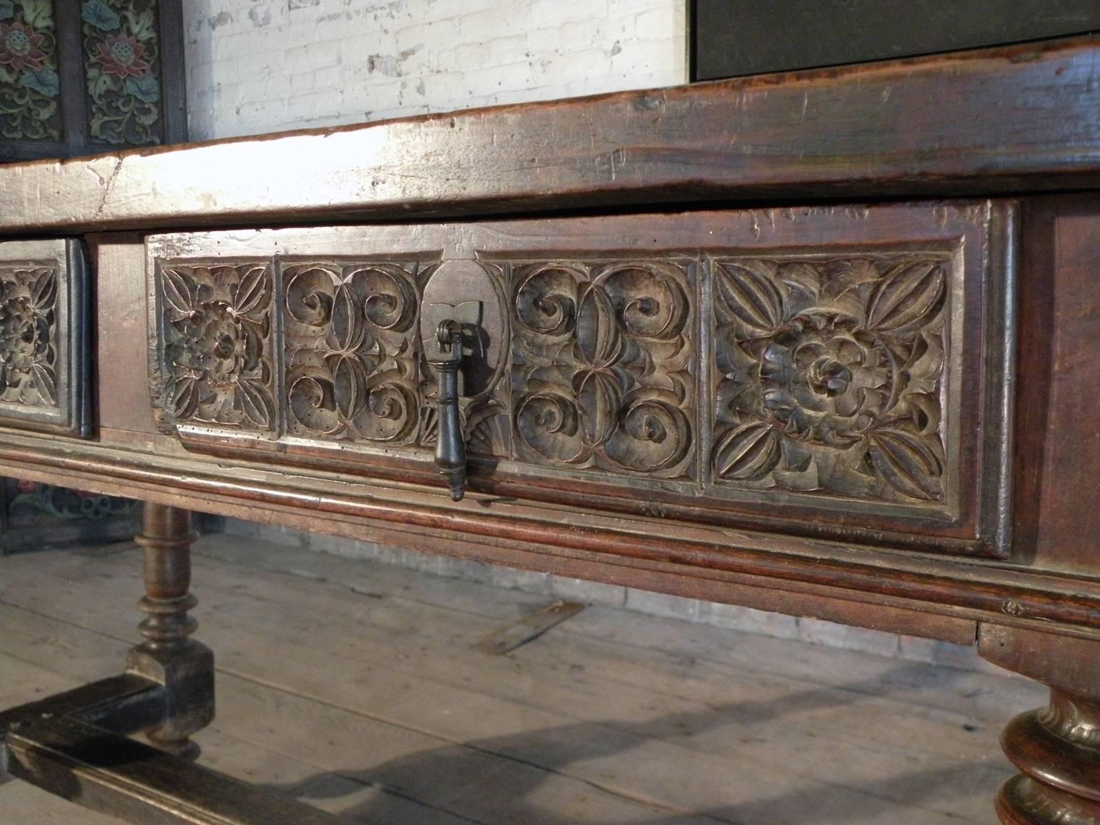 17th Century Baroque Spanish Walnut long, narrow Center or Console Table For Sale 2
