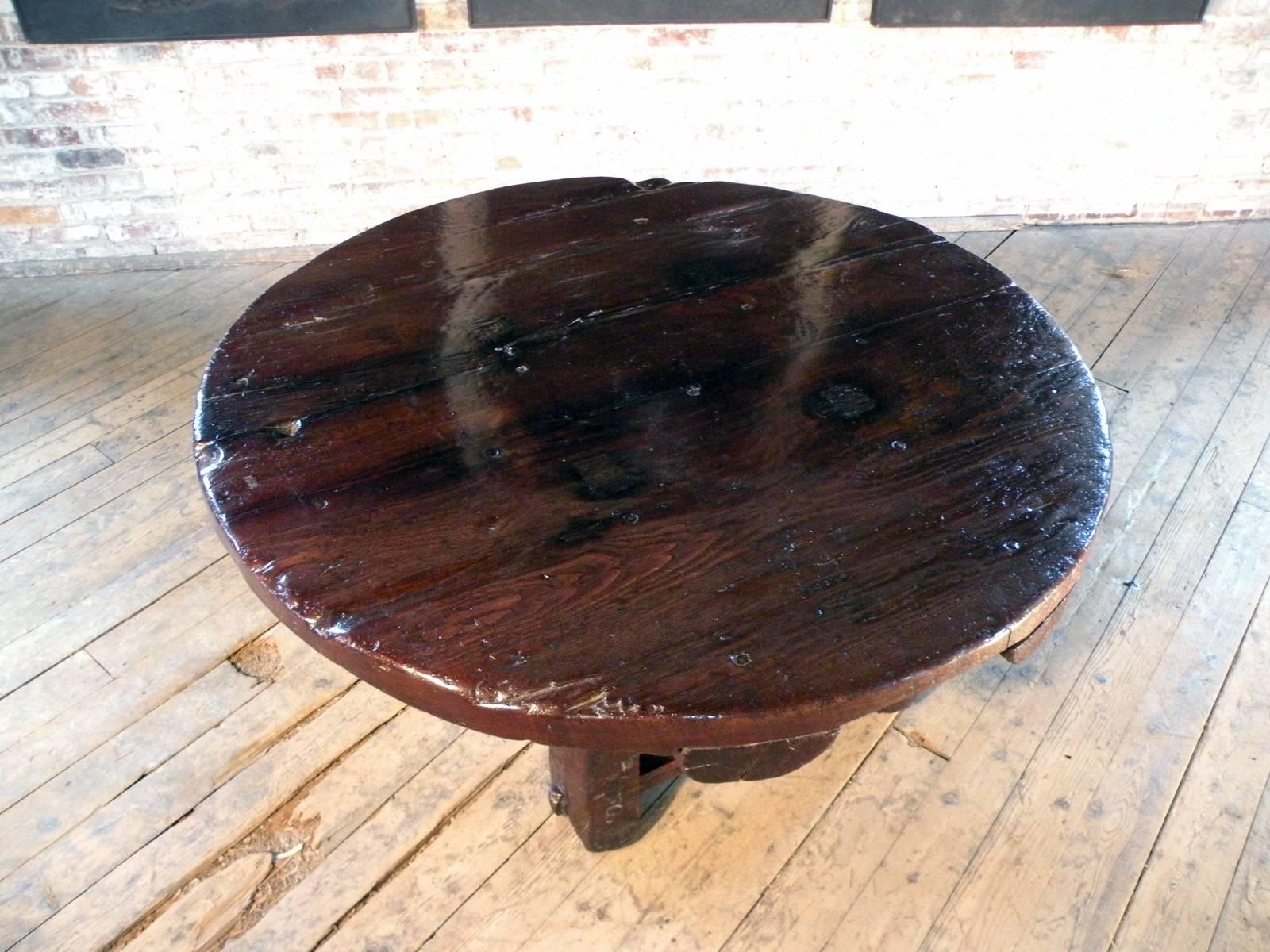 Hand-Crafted Asian 19th century Rustic Low Round Table For Sale