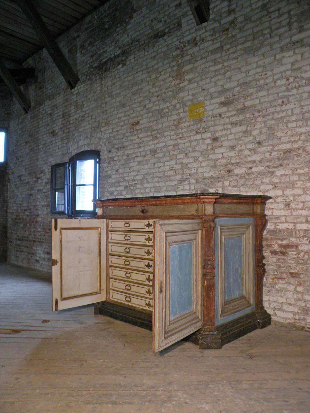 Large Italian Baroque 17th century Painted Cabinet Fitted with Drawers In Good Condition For Sale In Troy, NY