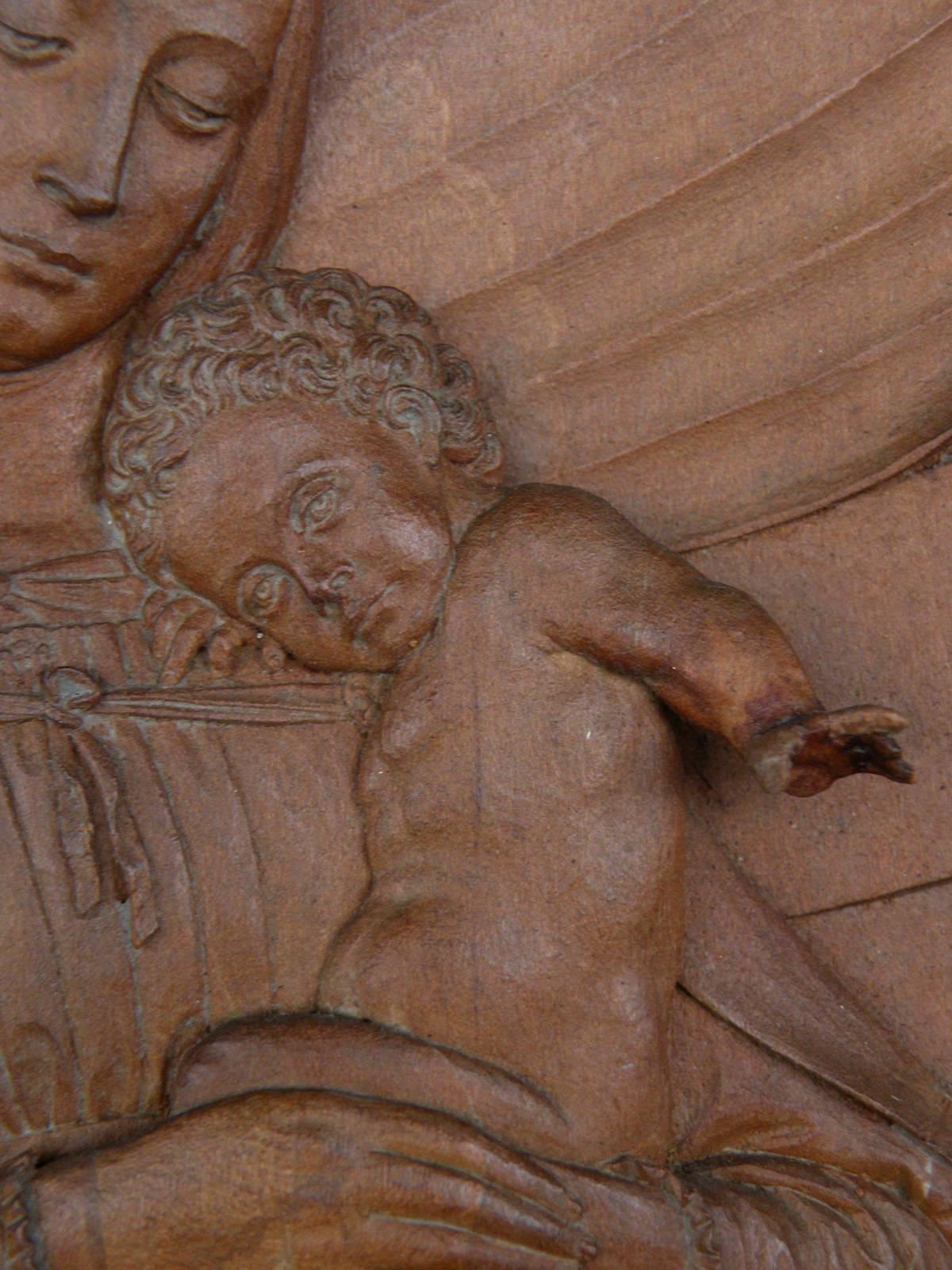 Bas-relief du XIXe siècle de Peter Nocker d'après la Madone Darmstadter de Hans Holbein en vente 1