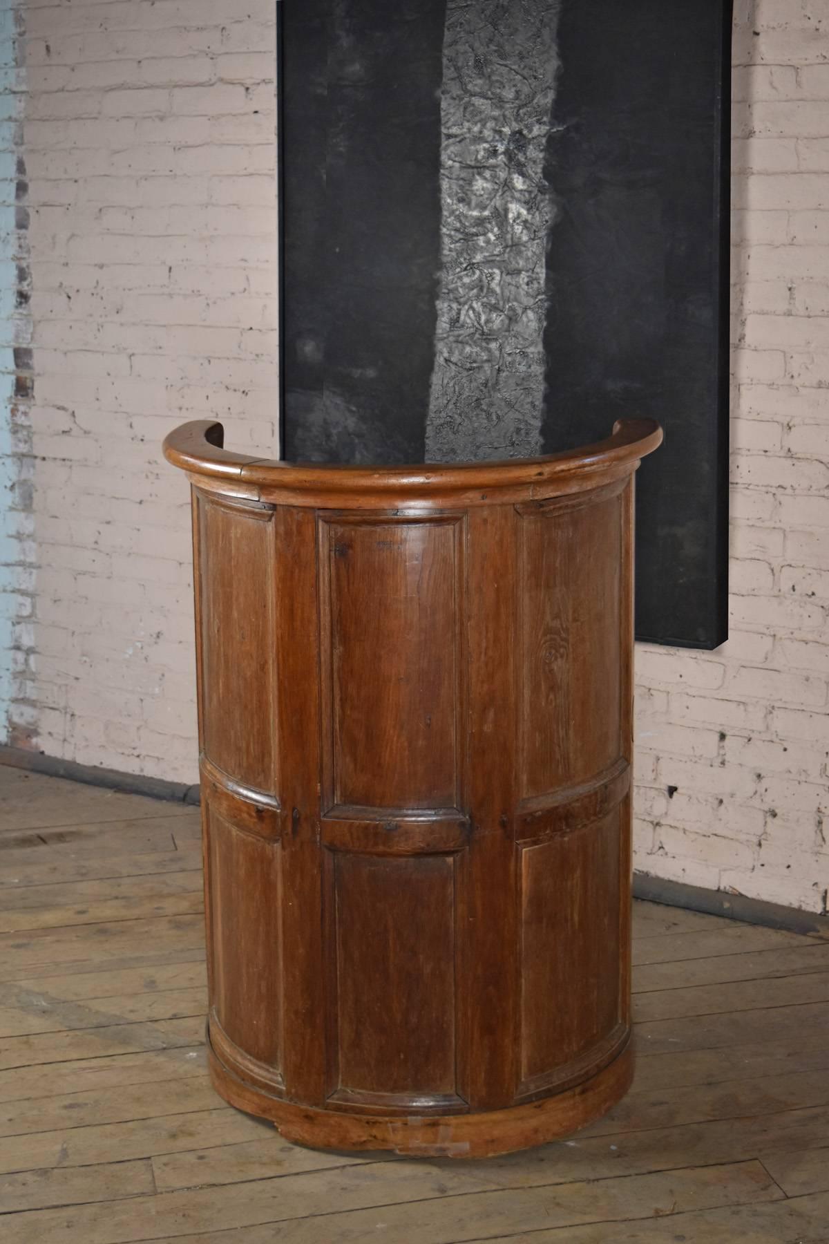 Renaissance French 16th Century early Baroque Oak Barrel-Back Seat For Sale