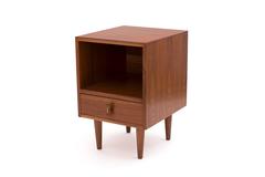 Stanley Young Glenn of California Walnut Nightstands