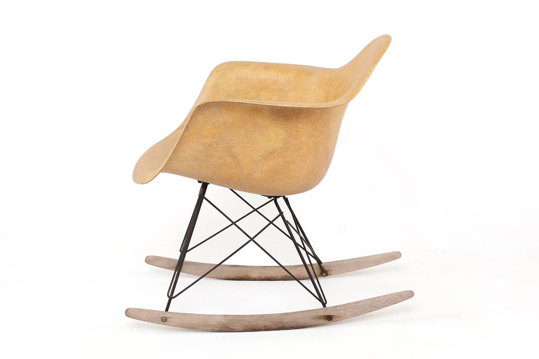 Zenith Rocking Chair by Charles and Ray Eames In Good Condition In Phoenix, AZ