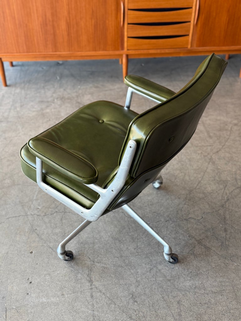 Eames Herman Miller Time Life Executive Chair in Green Leather For