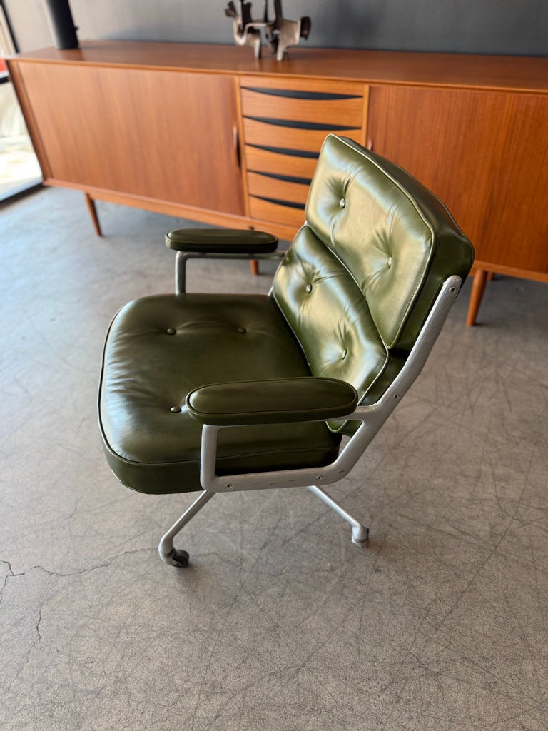 Eames Herman Miller Time Life Executive Chair in Green Leather For