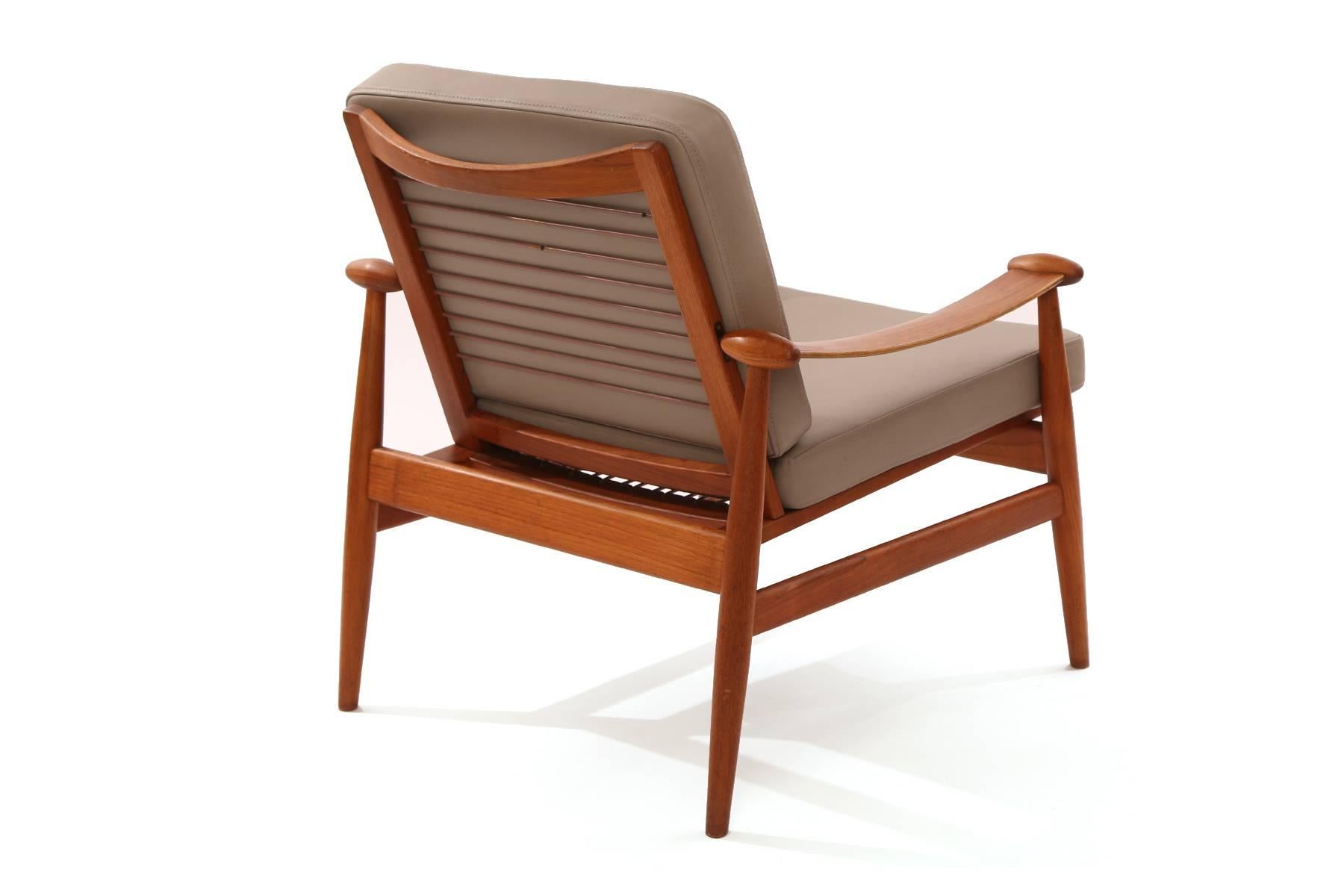 Pair of Finn Juhl Teak & Leather Lounge Chairs In Excellent Condition In Phoenix, AZ