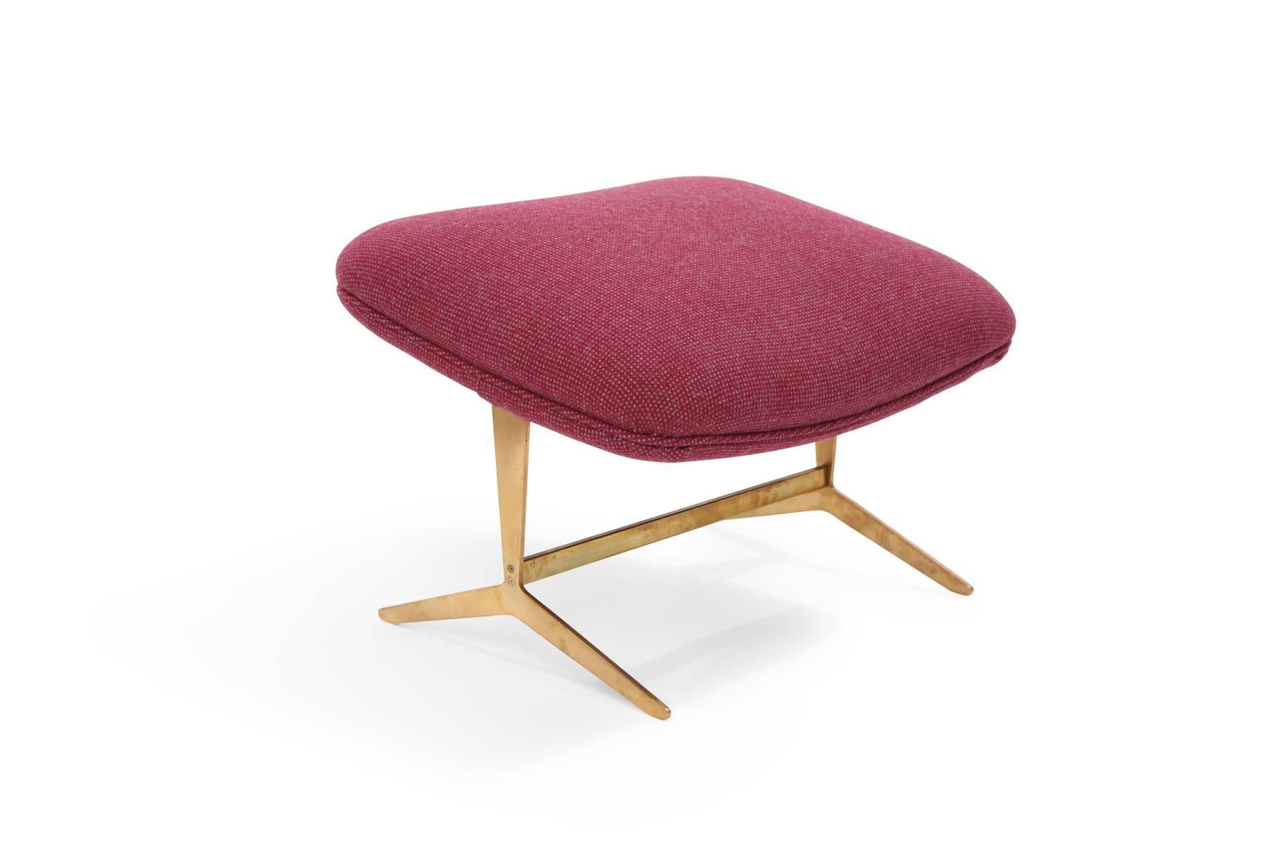 Mid-Century Modern Stunning Italian Lounge Chair and Ottoman