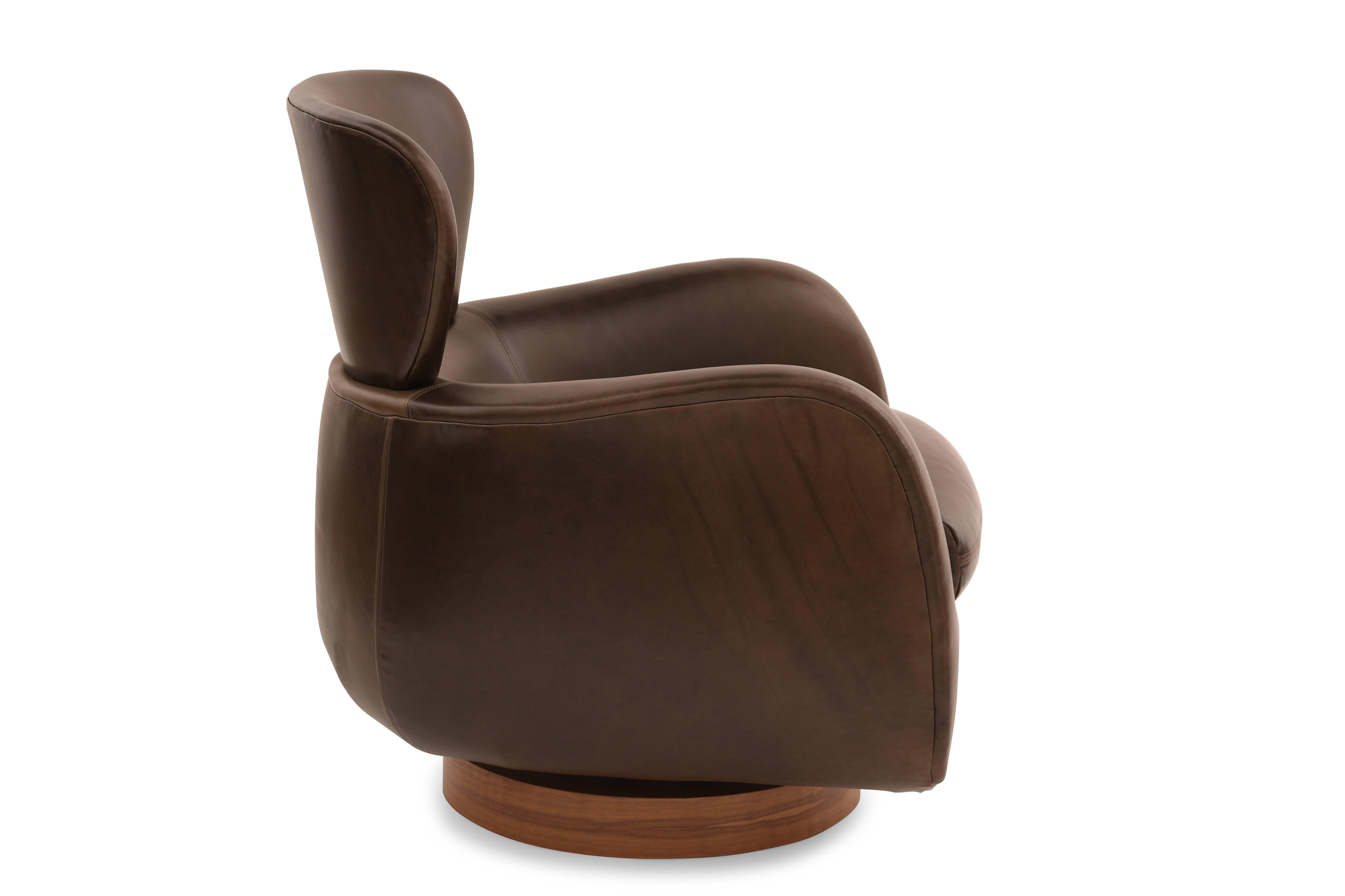 American Pair of Vladimir Kagan Directional Leather and Walnut Swivel Chairs