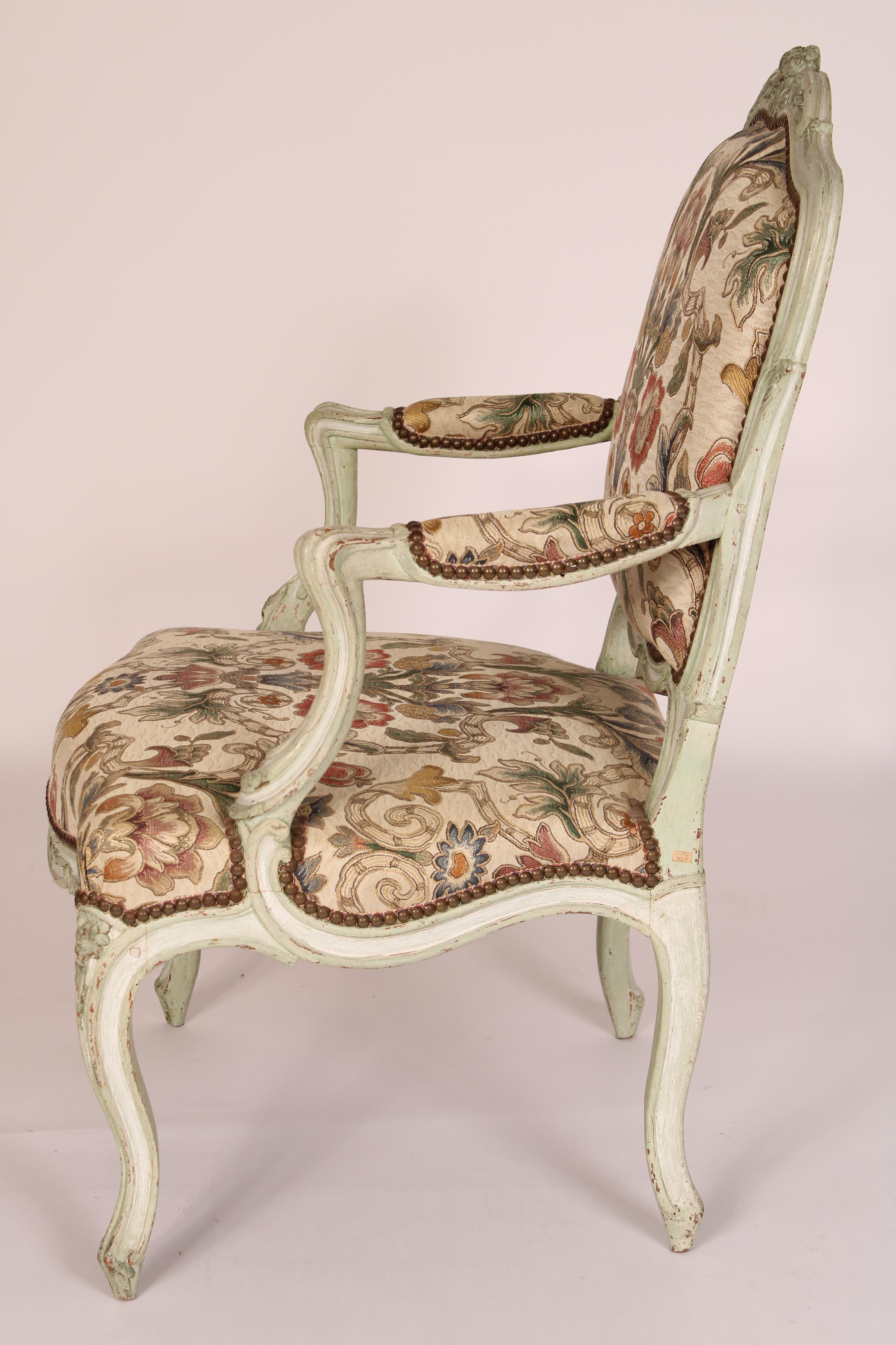 XIXe siècle Paire de fauteuils Louis XV peints en vente