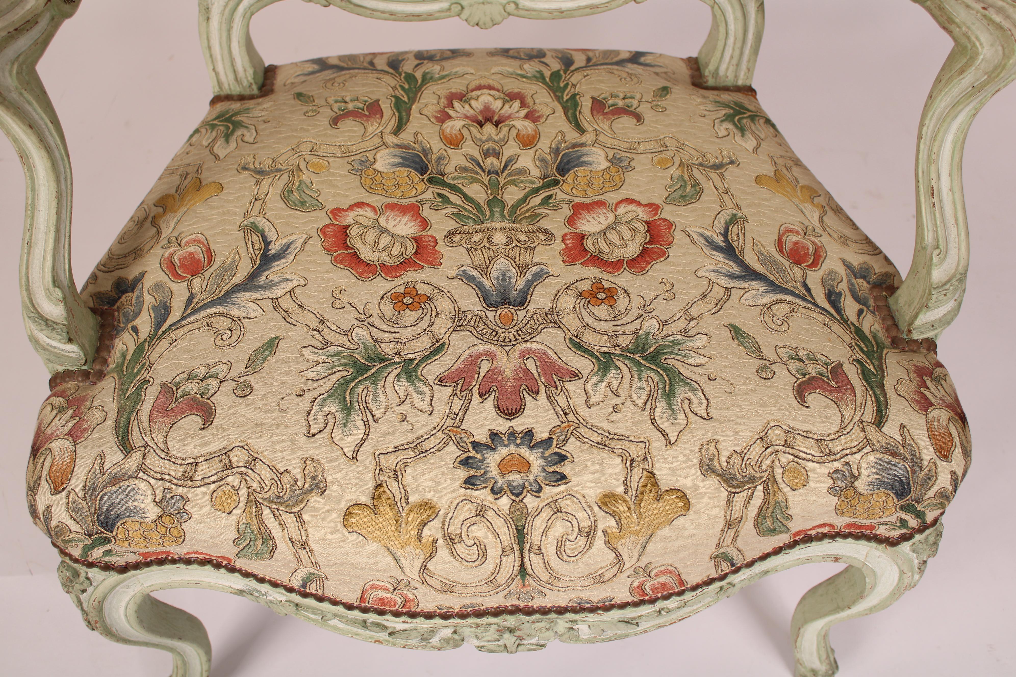Paire de fauteuils Louis XV peints en vente 2