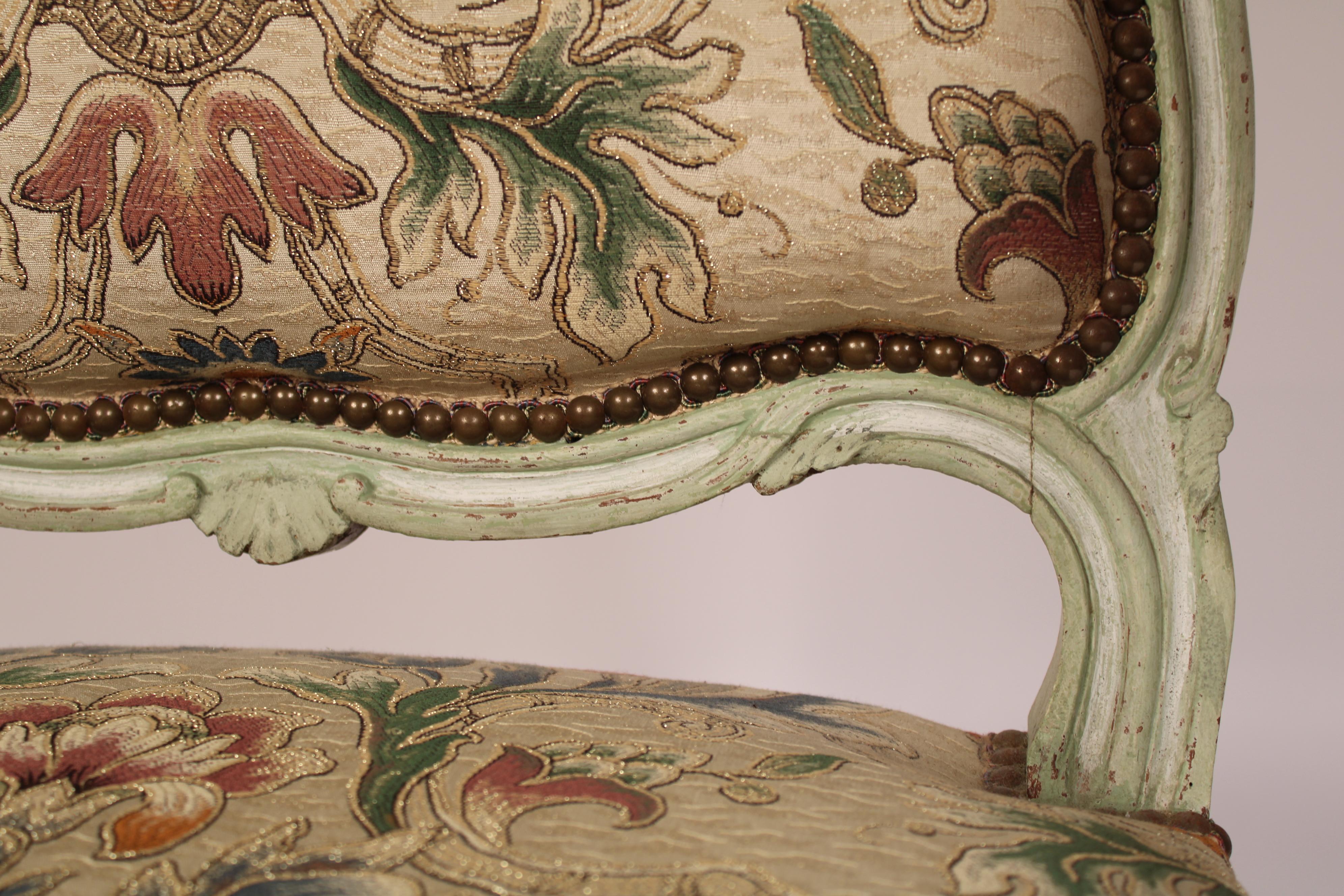 Paire de fauteuils Louis XV peints en vente 4