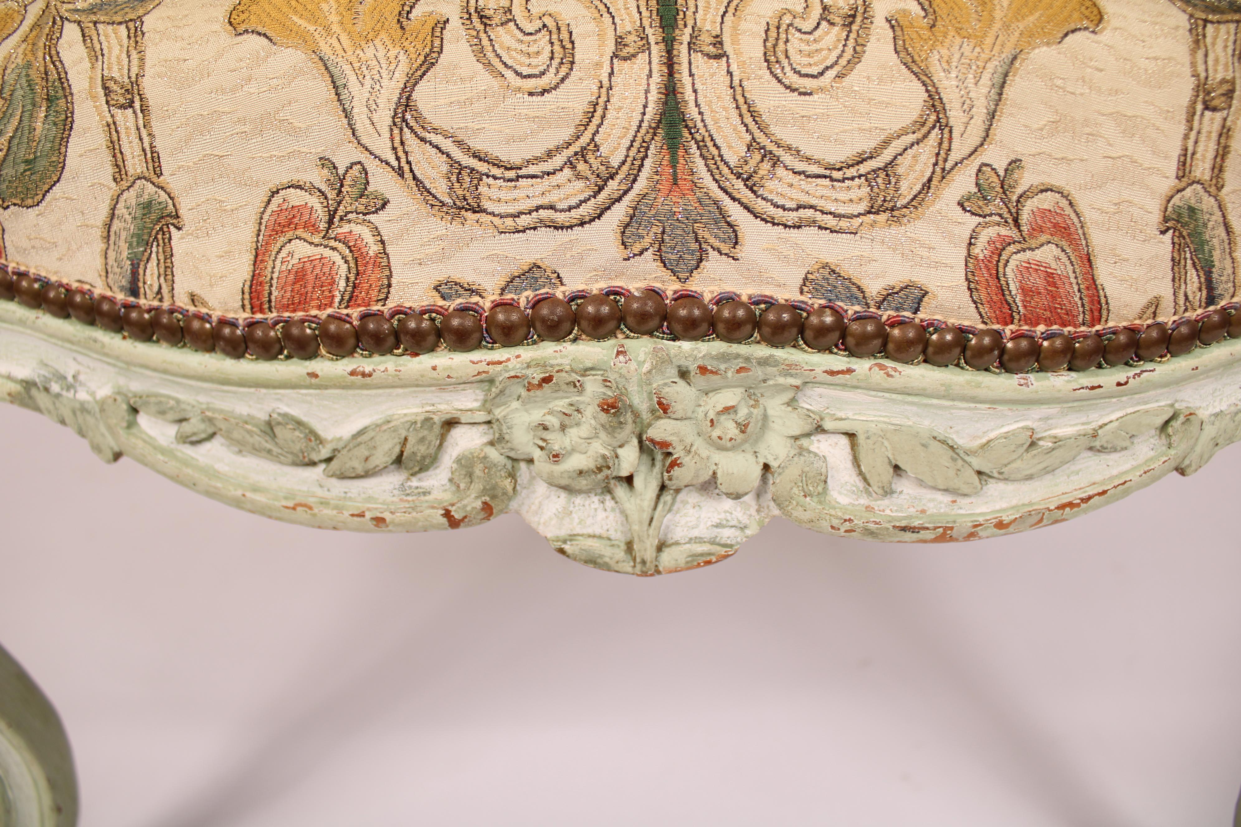 Paire de fauteuils Louis XV peints en vente 7