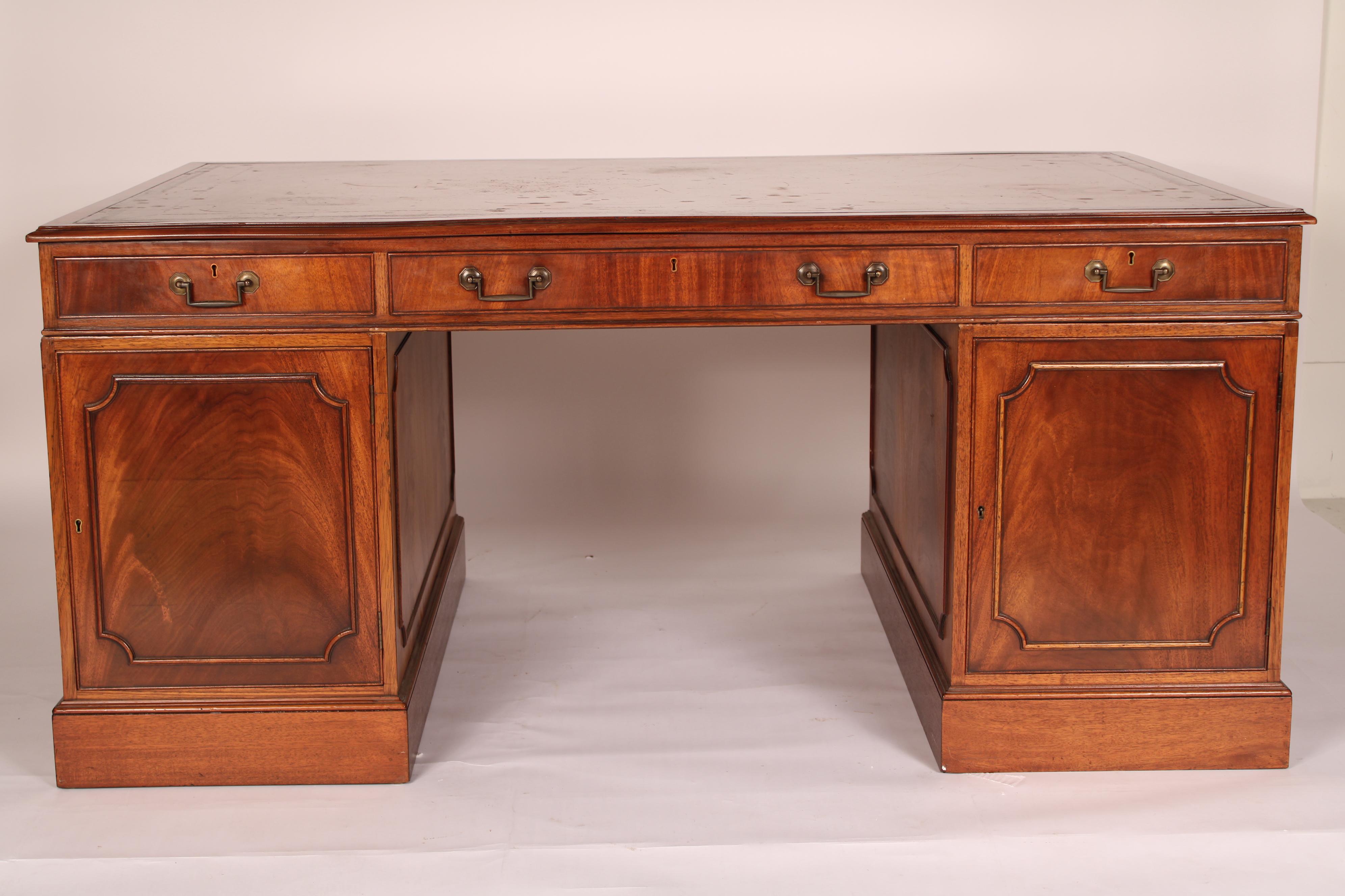 Ottone Scrivania in mogano in stile Giorgio III in vendita