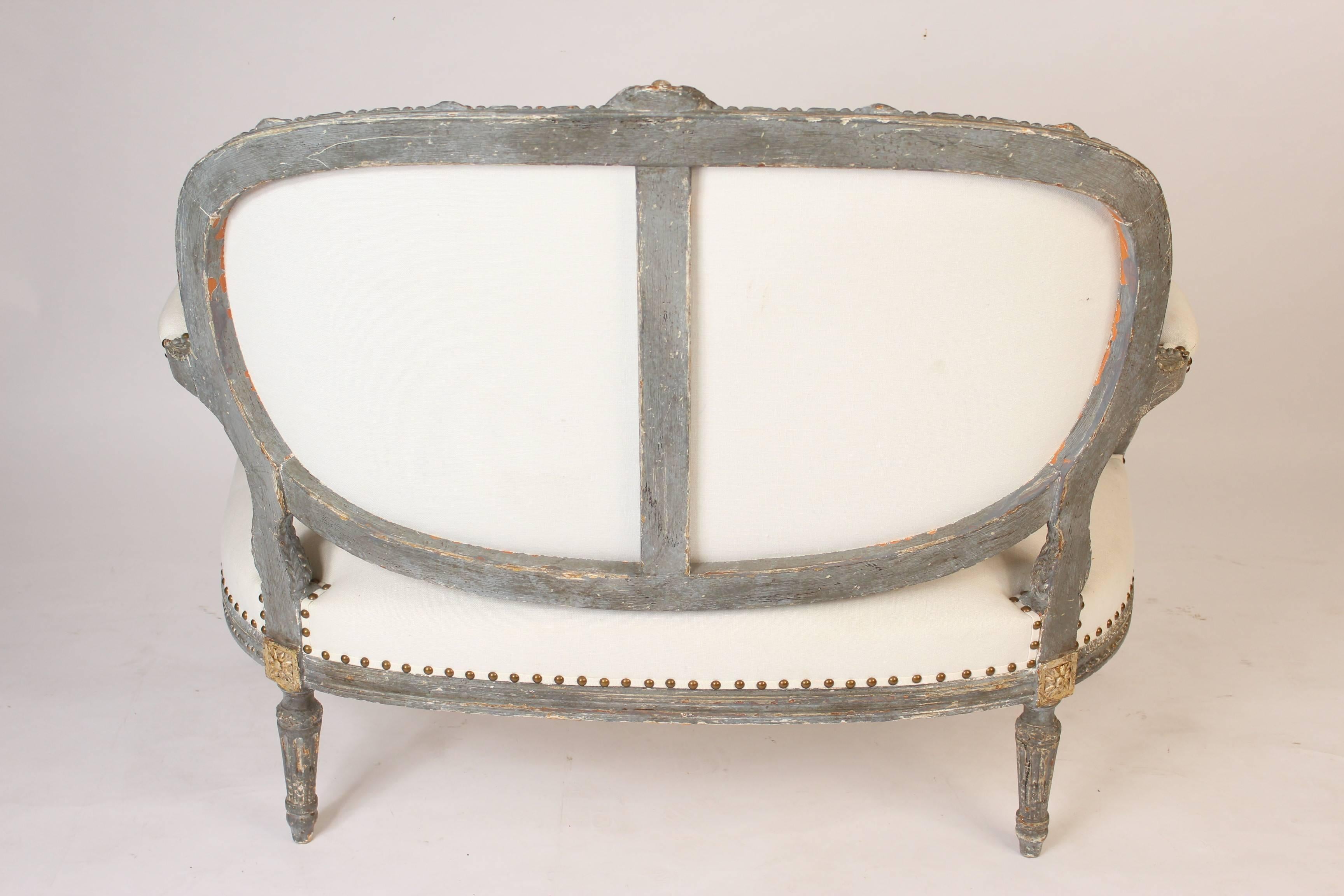 Louis XVI Style Painted and Partial Gilt Settee In Good Condition In Laguna Beach, CA