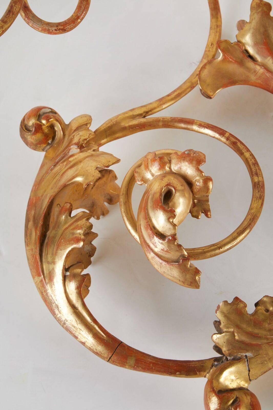 italien Supports en métal doré et bois du 18ème siècle, rares et élégants en vente
