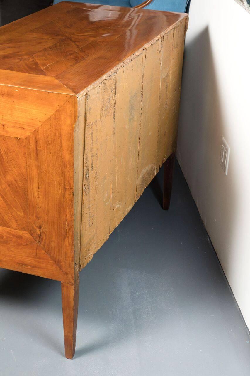 Chic 19th Century Italian Veneered Commode 3