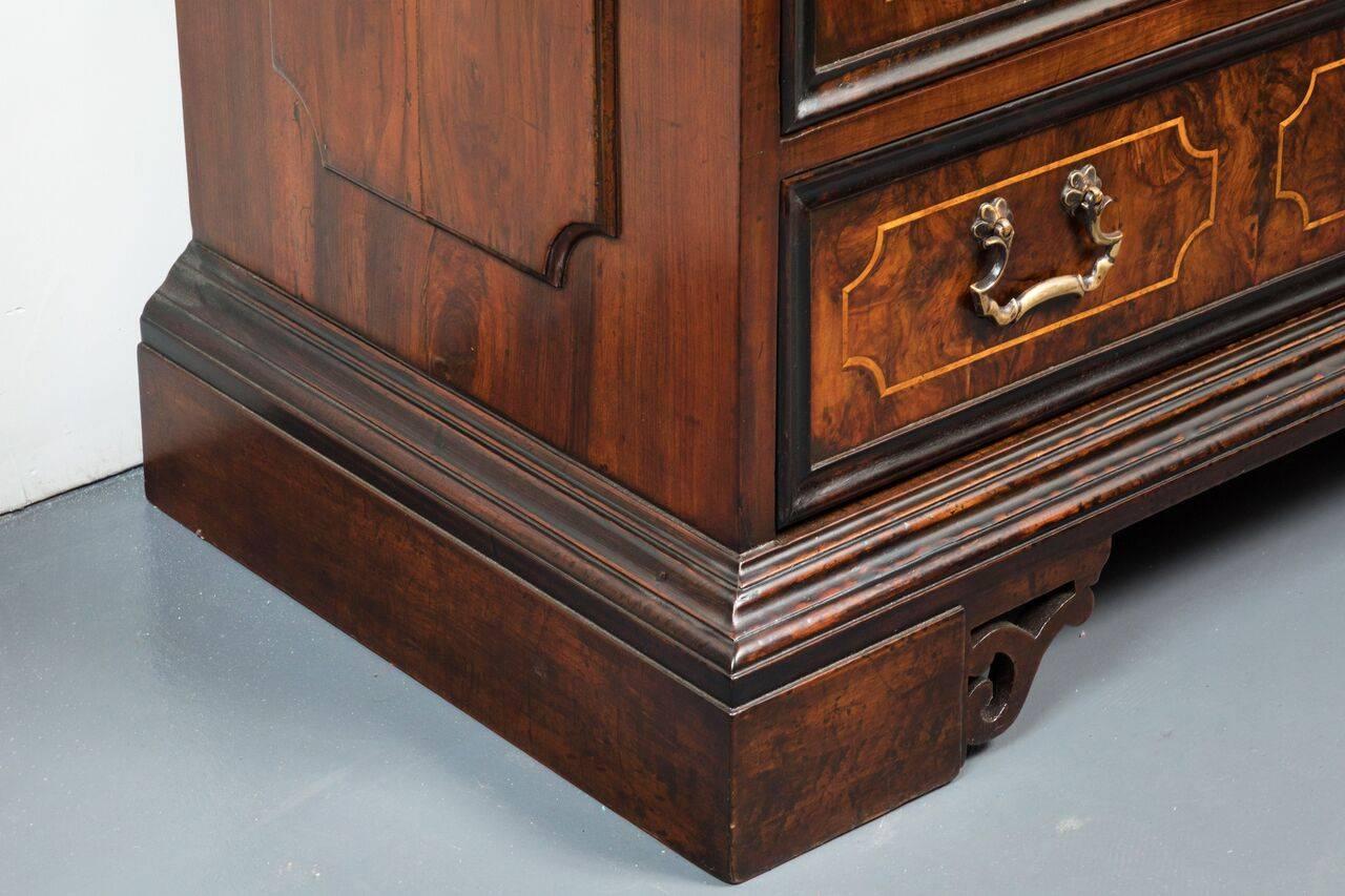 Hand-Carved Elegantly Veneered, 19th Century Tuscan Commode For Sale
