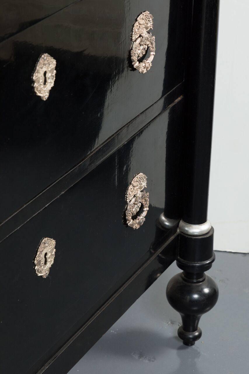 Chic, 19th Century, Neoclassical Ebonized Commode For Sale 2