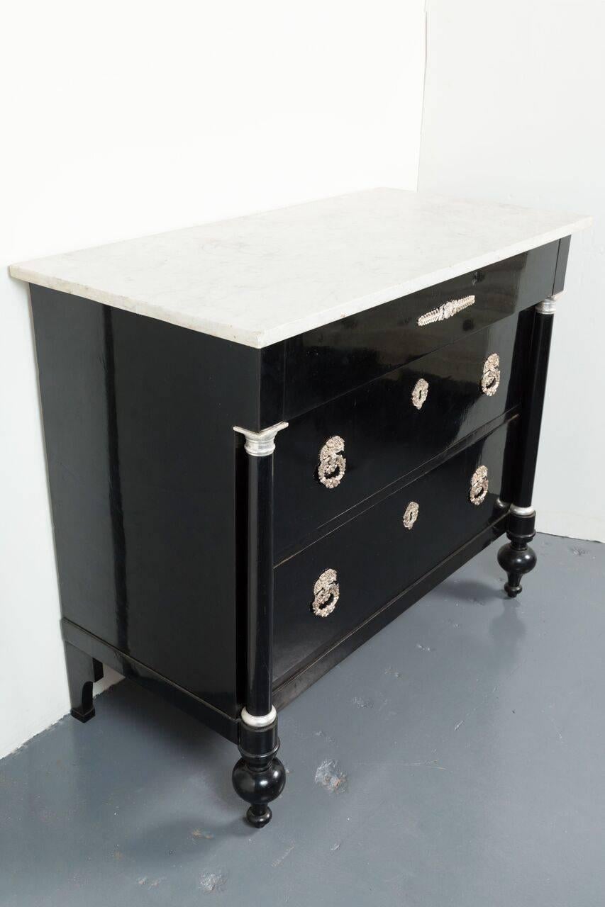 Chic, 19th Century, Neoclassical Ebonized Commode In Excellent Condition For Sale In Newport Beach, CA