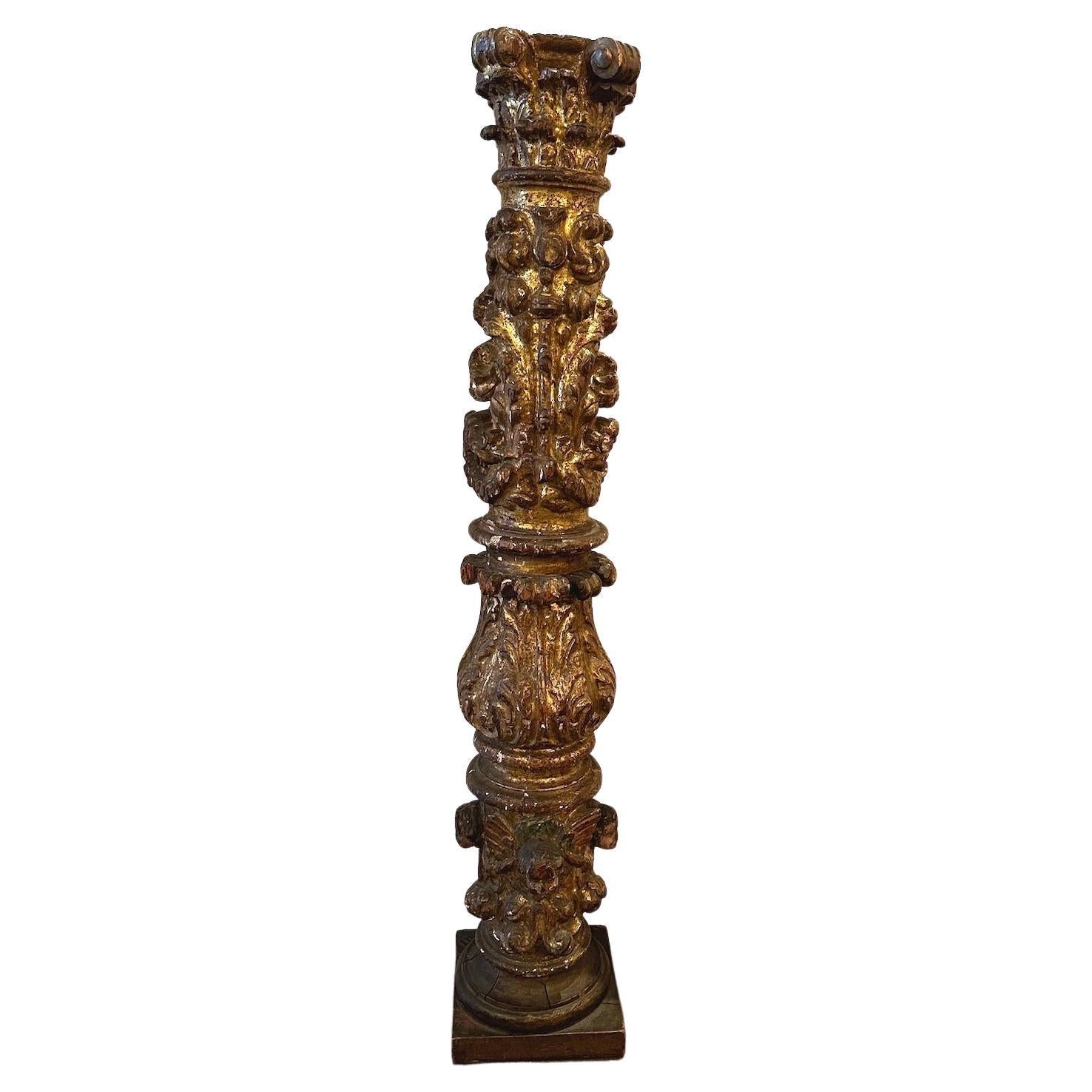 colonne en bois sculpté et doré en vente