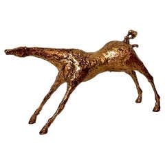 Scultura moderna di cavallo in bronzo fuso, montata su base, dell’artista italiano Primo Conti