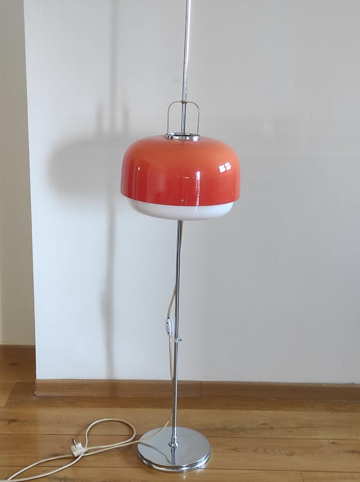 Luigi Massoni Lámpara de pie Medusa para Guzzini Meblo Años 70 Cromo en venta