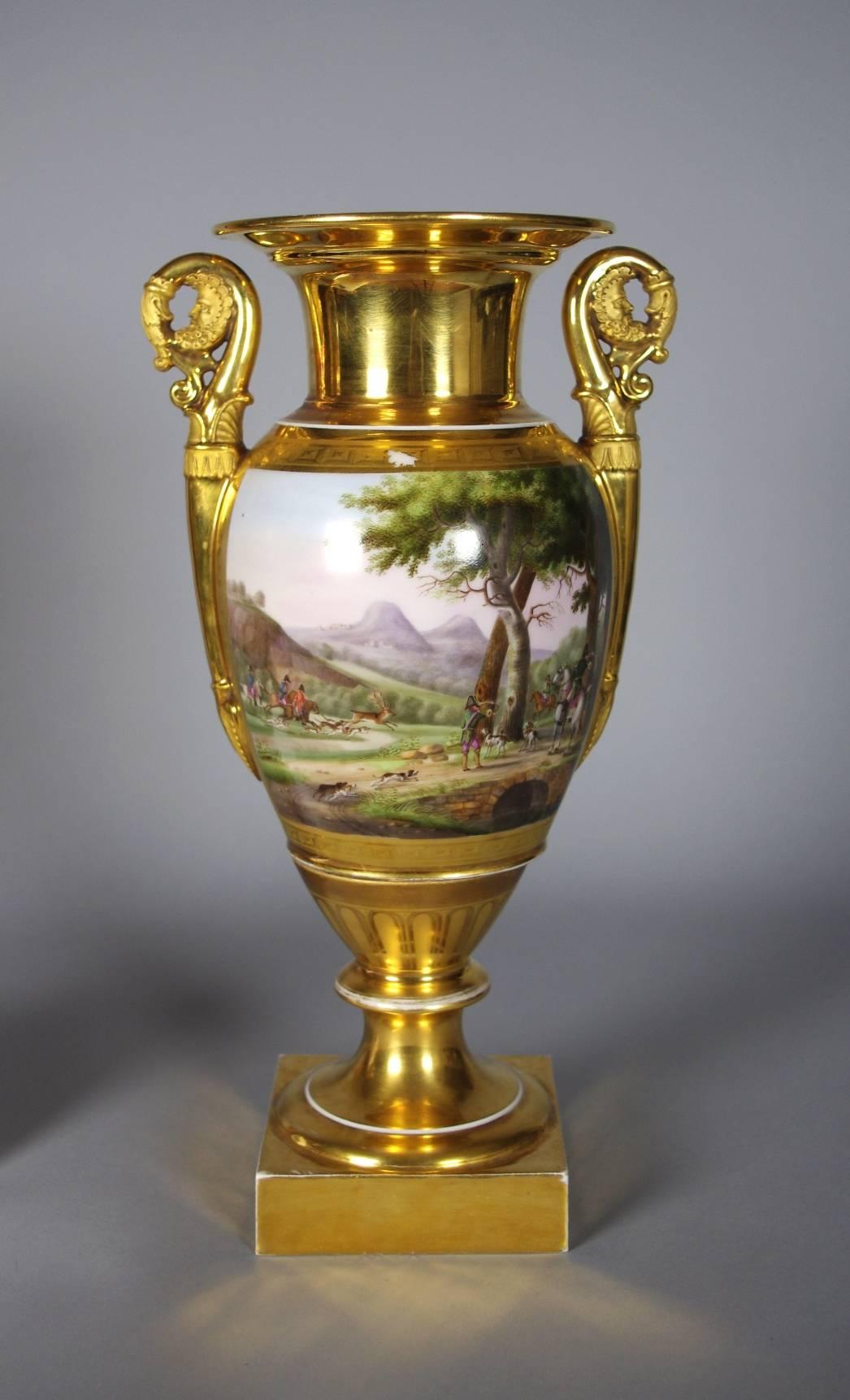 Fine Pair of Old Paris Porcelain Vases In Excellent Condition In St. Louis, MO