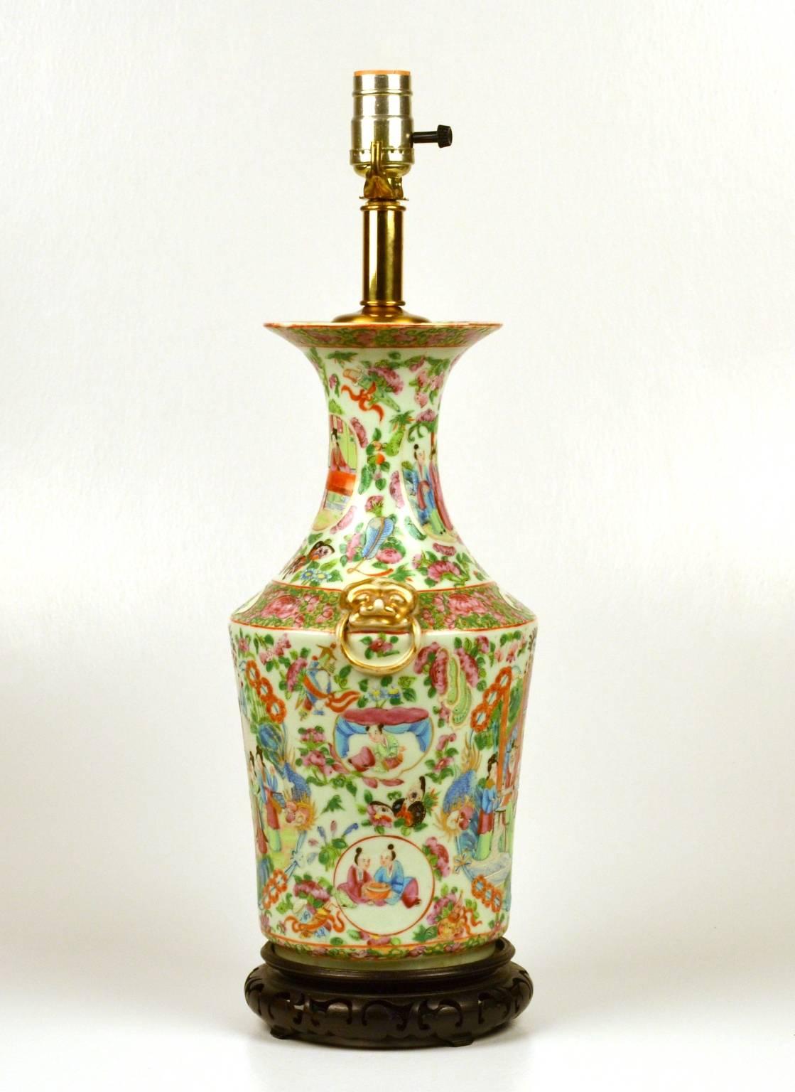 Chinoiserie Fine Pair of Rose Medallion Vases