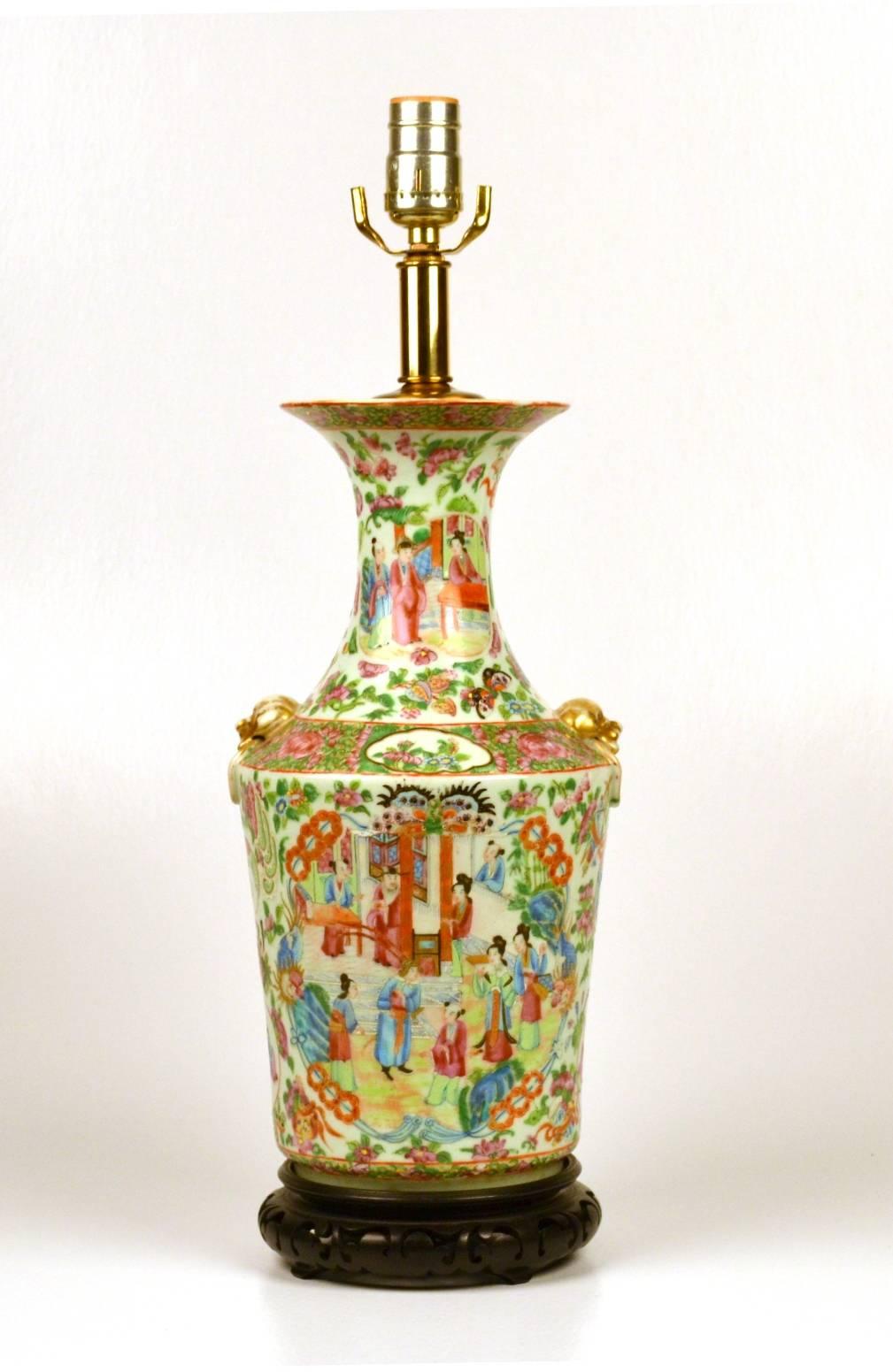Chinese Fine Pair of Rose Medallion Vases