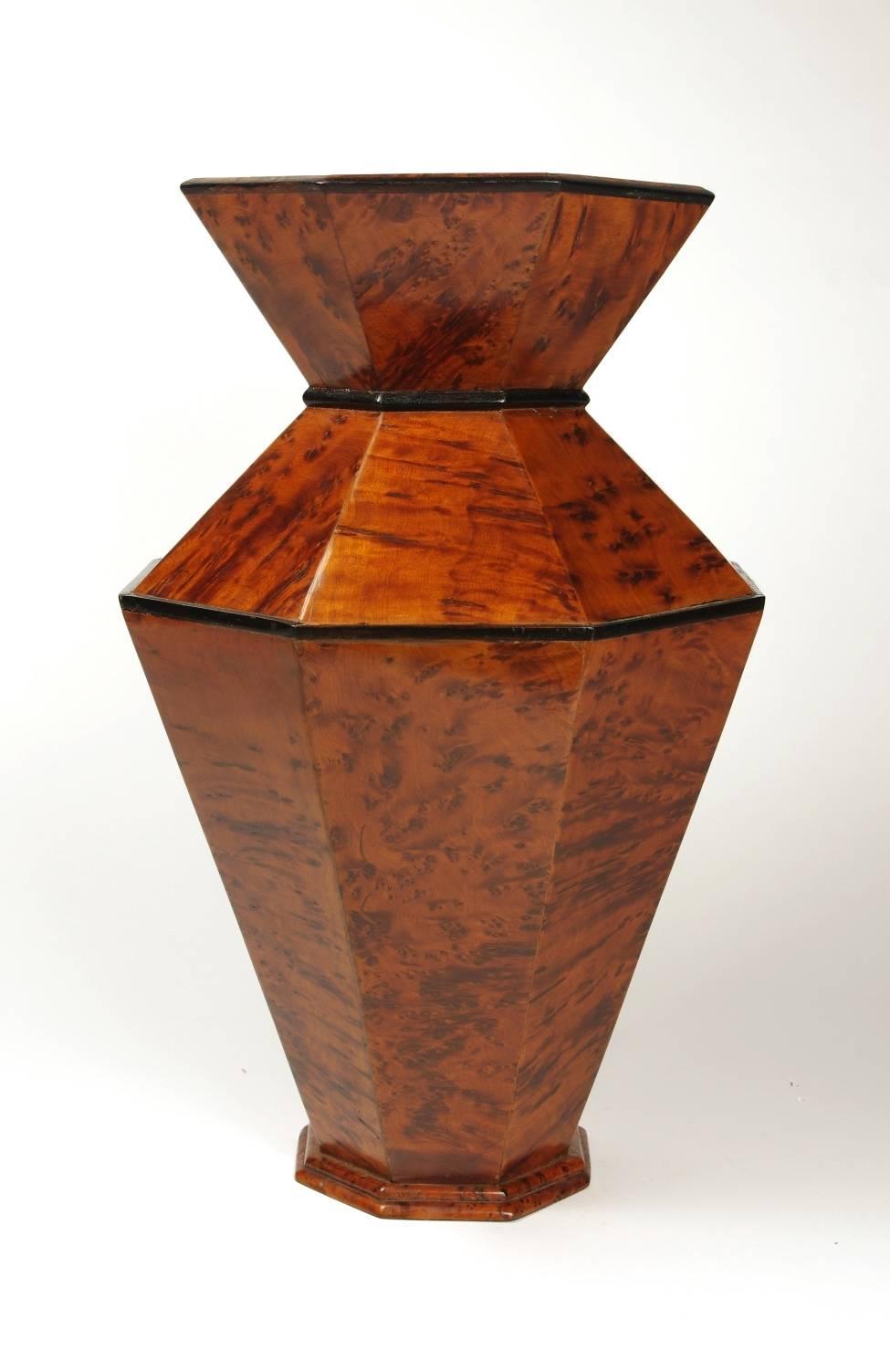 Rare Biedermeier Burr Yew Spittoon In Excellent Condition In St. Louis, MO