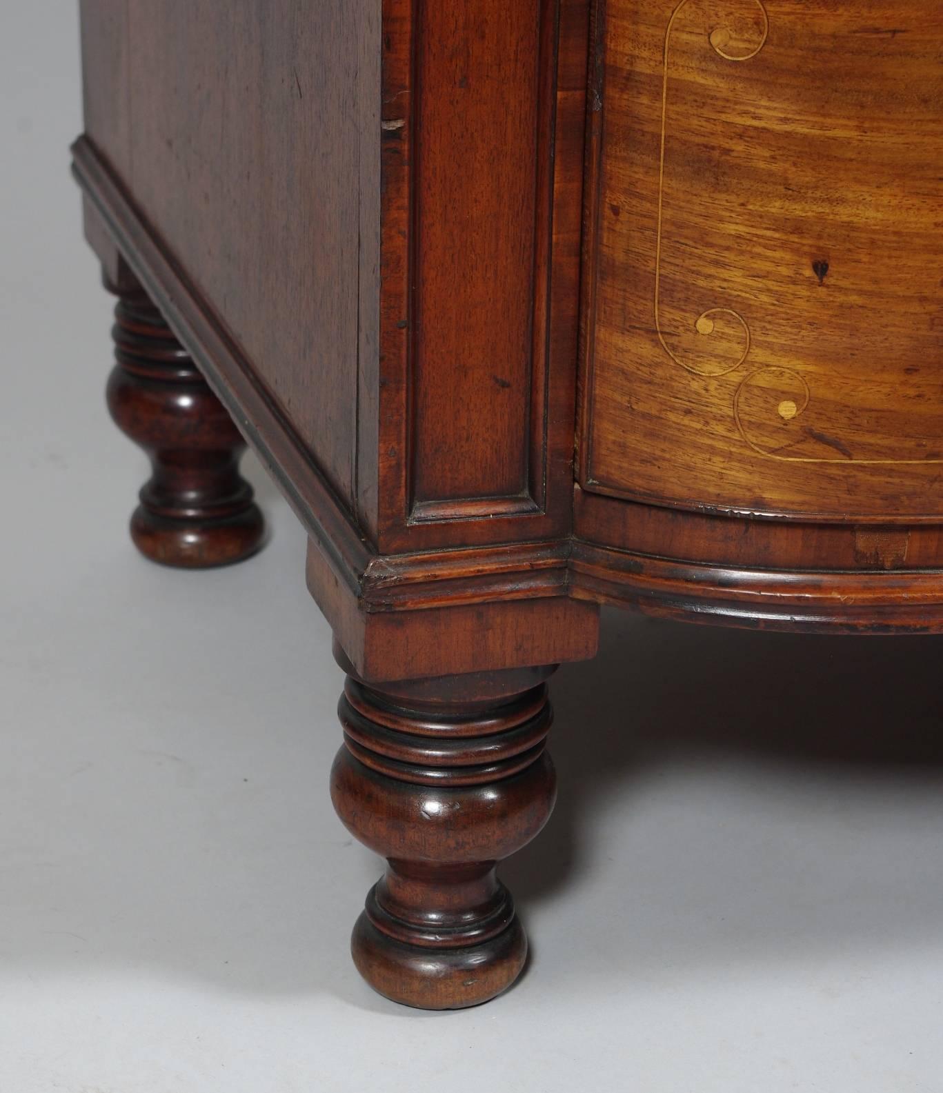 Fine William IV Mahogany Gentleman's Chest of Drawers In Excellent Condition In St. Louis, MO