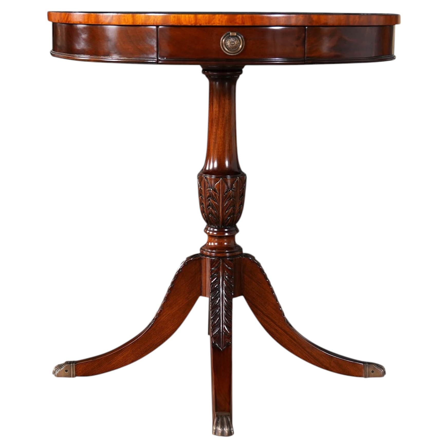 Table tambour à un tiroir