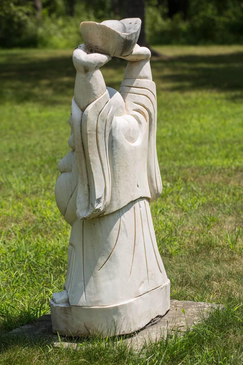Sculpture de jardin chinoise représentant un Bouddha accueillant et heureux en vente 1