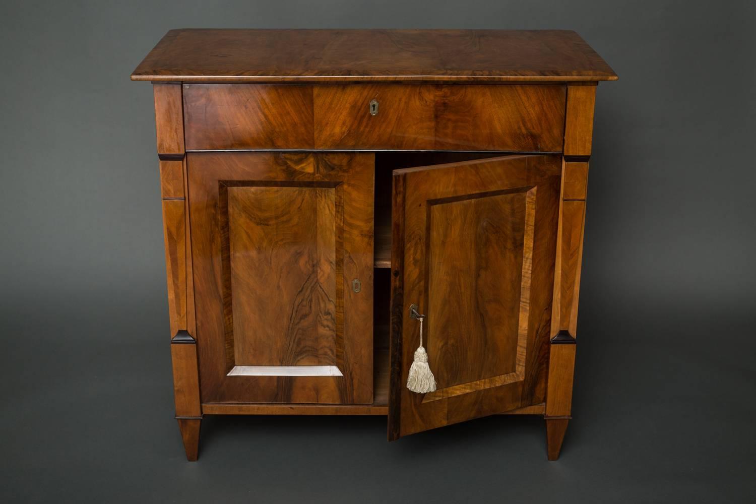 Secrétaire Biedermeier en noyer en vente 1