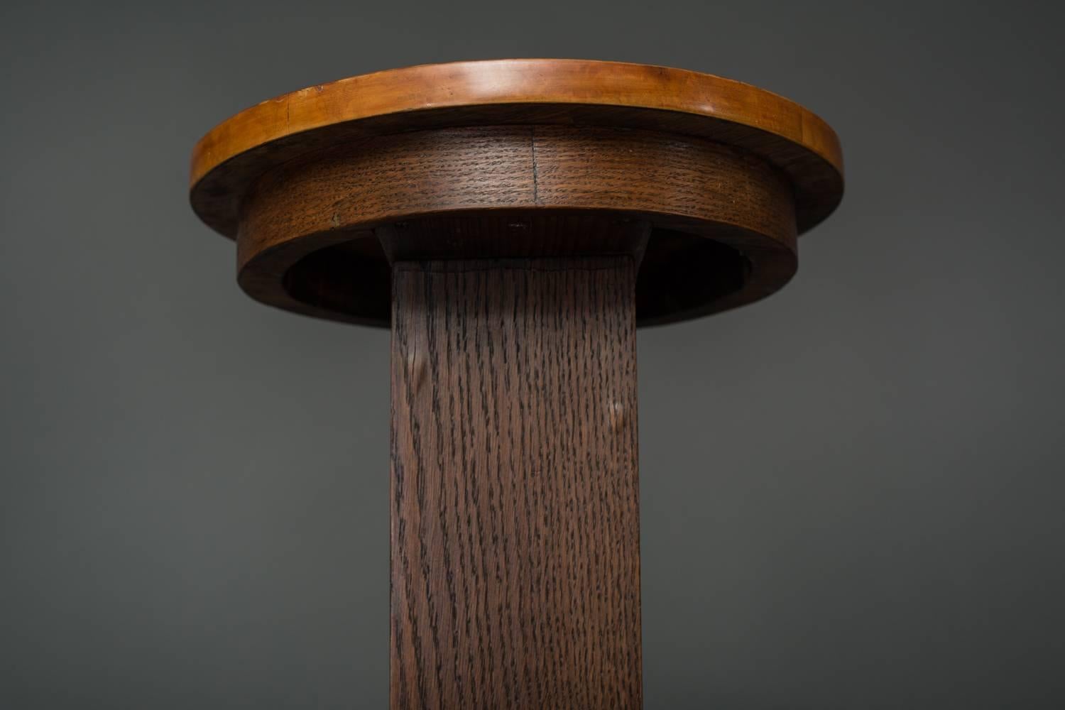 Early 20th Century Art Deco Pedestal For Sale