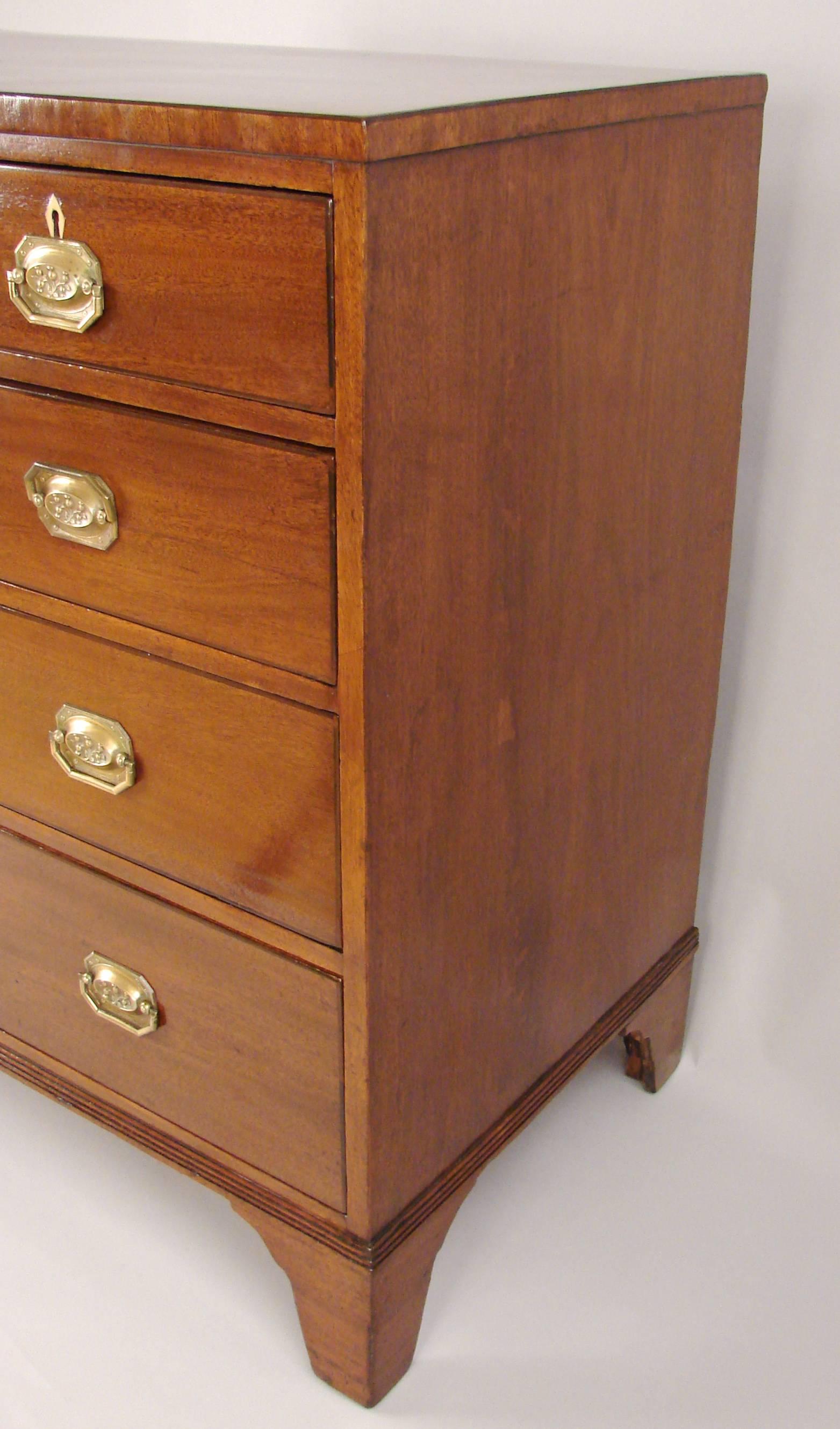 George III Mahogany Five-Drawer Dresser In Excellent Condition In San Francisco, CA