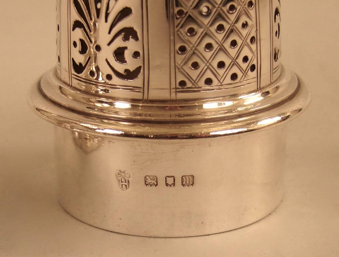 English Sterling Silver Muffineer, London, 1868 In Excellent Condition In San Francisco, CA