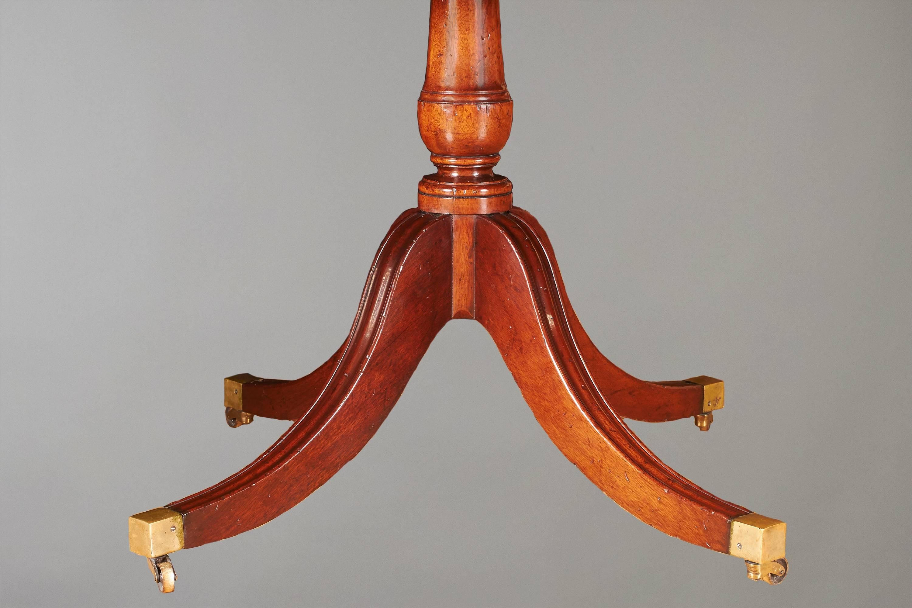 English Mahogany Two Pedestal Dining Table with Three Leaves In Excellent Condition In San Francisco, CA