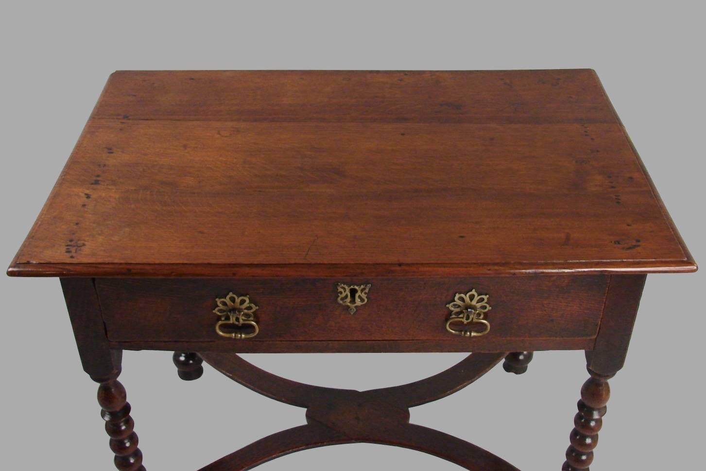 William and Mary Oak Table with Drawer In Good Condition In San Francisco, CA