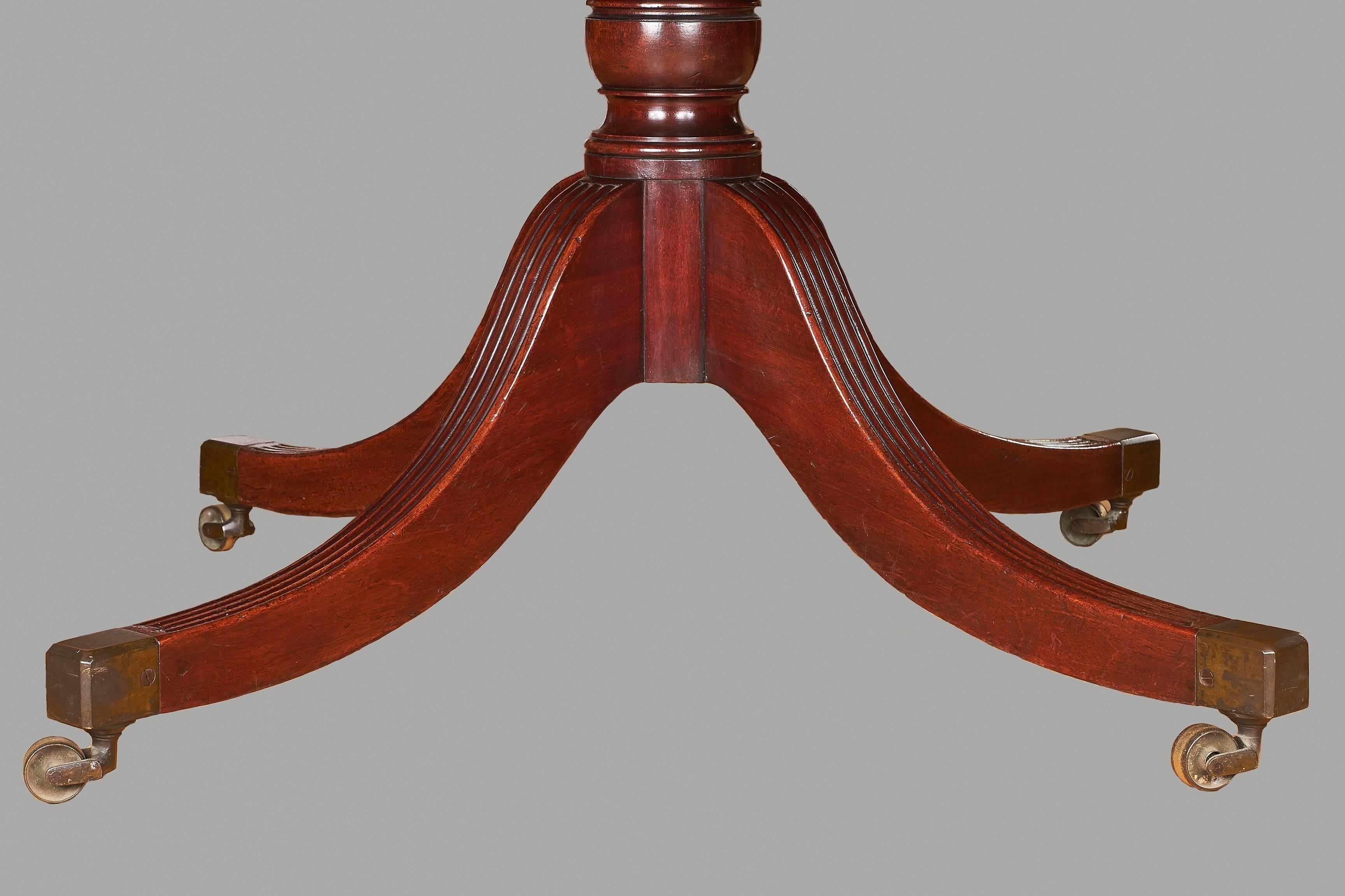 19th Century George III Mahogany 3-Pedestal Dining Table of Impressive Size with 2 Leaves