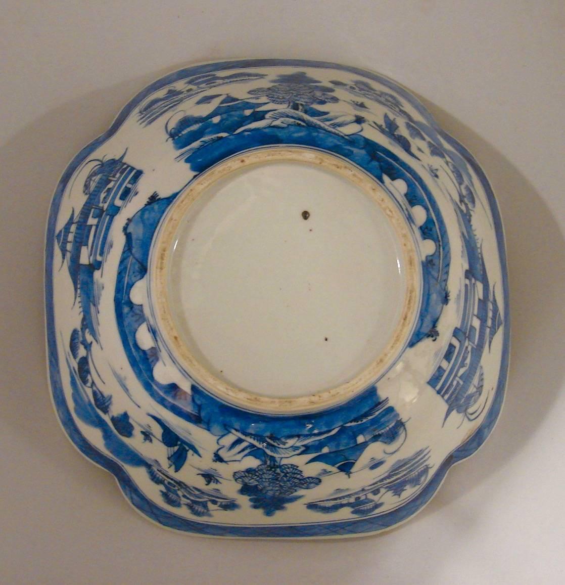 Chinese Export Canton Petal Form Bowl In Good Condition In San Francisco, CA