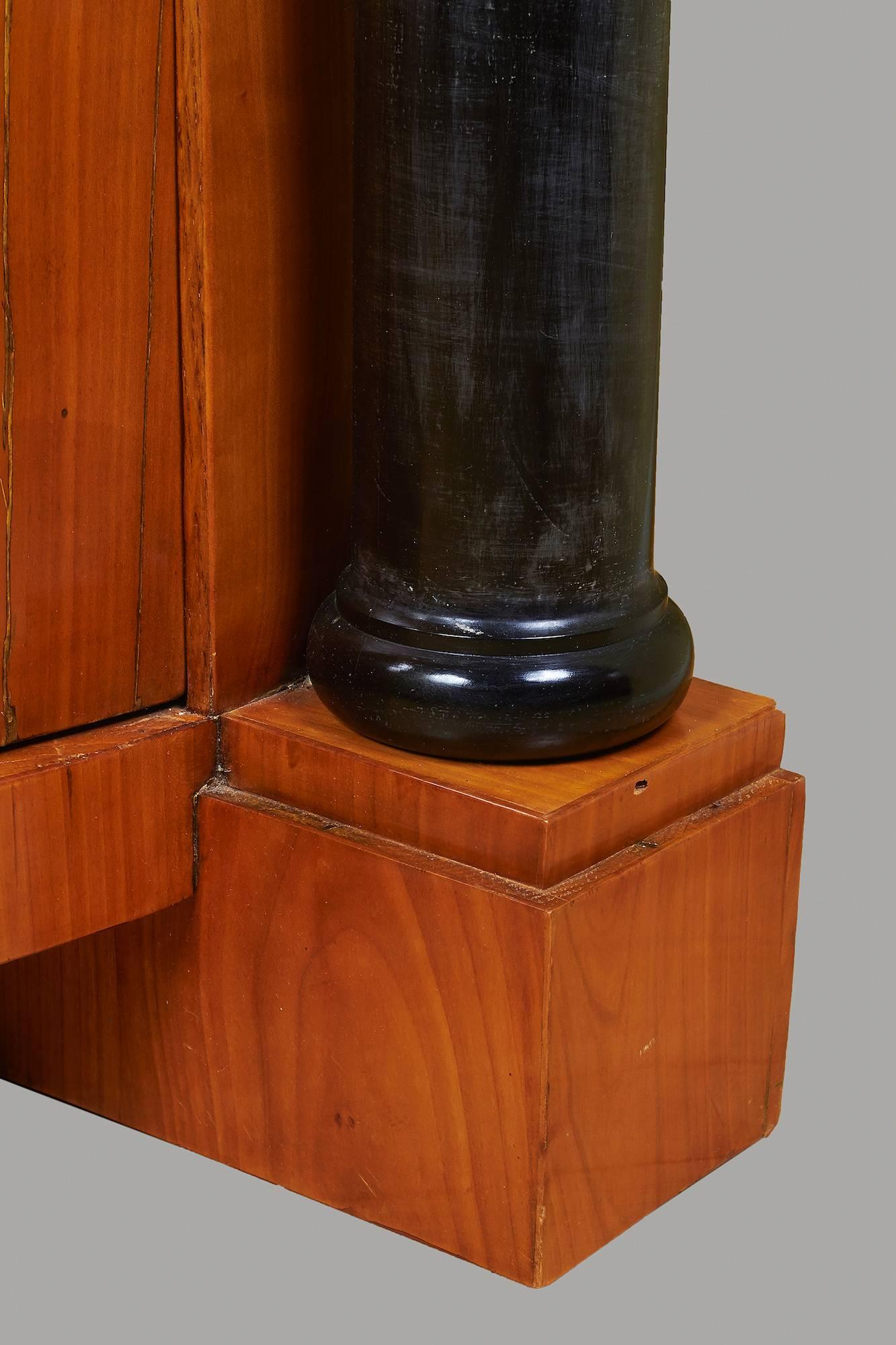 Biedermeier Satin Birch or Fruitwood Corner Cabinet with Ebonized Columns In Excellent Condition In San Francisco, CA