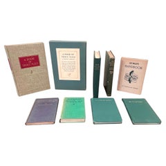 Eine Gruppe von acht Vintage-Büchern über Angeln und Fliegenfischen, einschließlich kleiner Bände