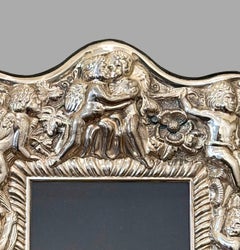 Cornice in argento sterling in stile rococò, con marchio di London del 1973