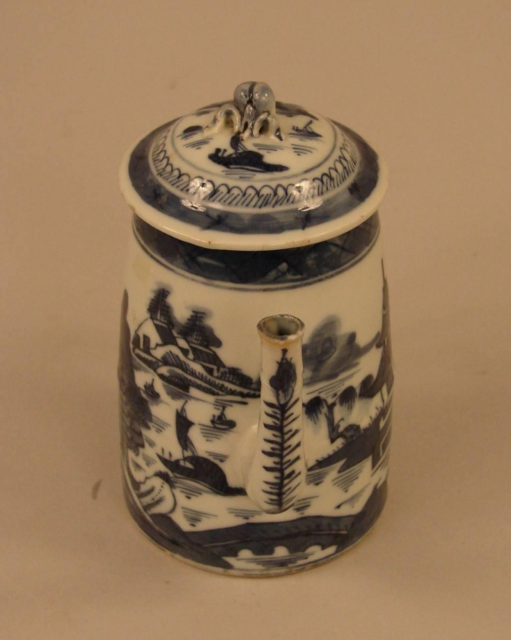 Mid-19th Century Chinese Export Canton Small Coffee Pot, 19th Century 